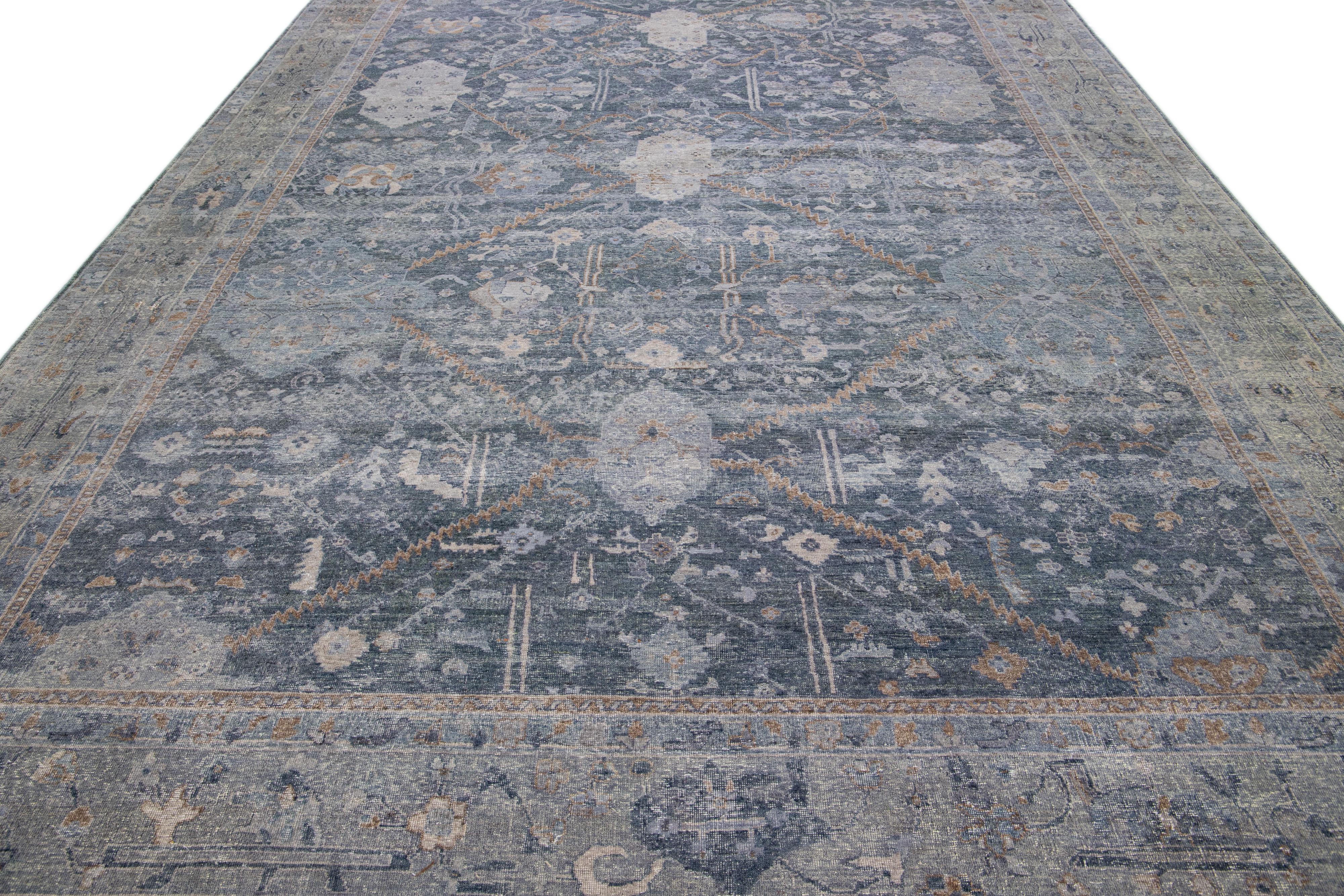 Apadana's handgefertigter Wollteppich mit grauem Allover-Motiv im persischen Täbris-Stil (Moderne) im Angebot