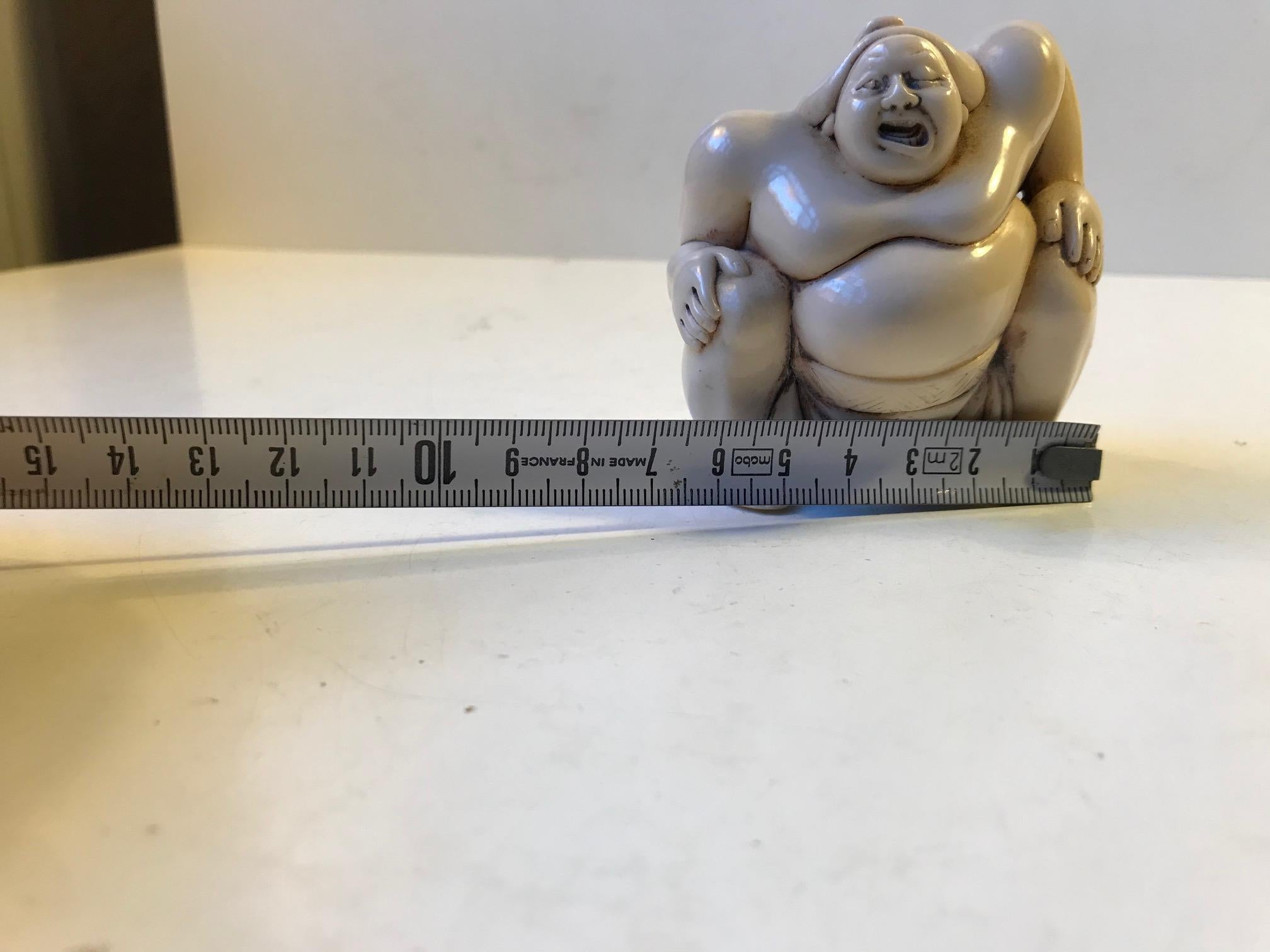 Japanese Sumo Wrestler Figurine in Carved Bone, 1900s 2