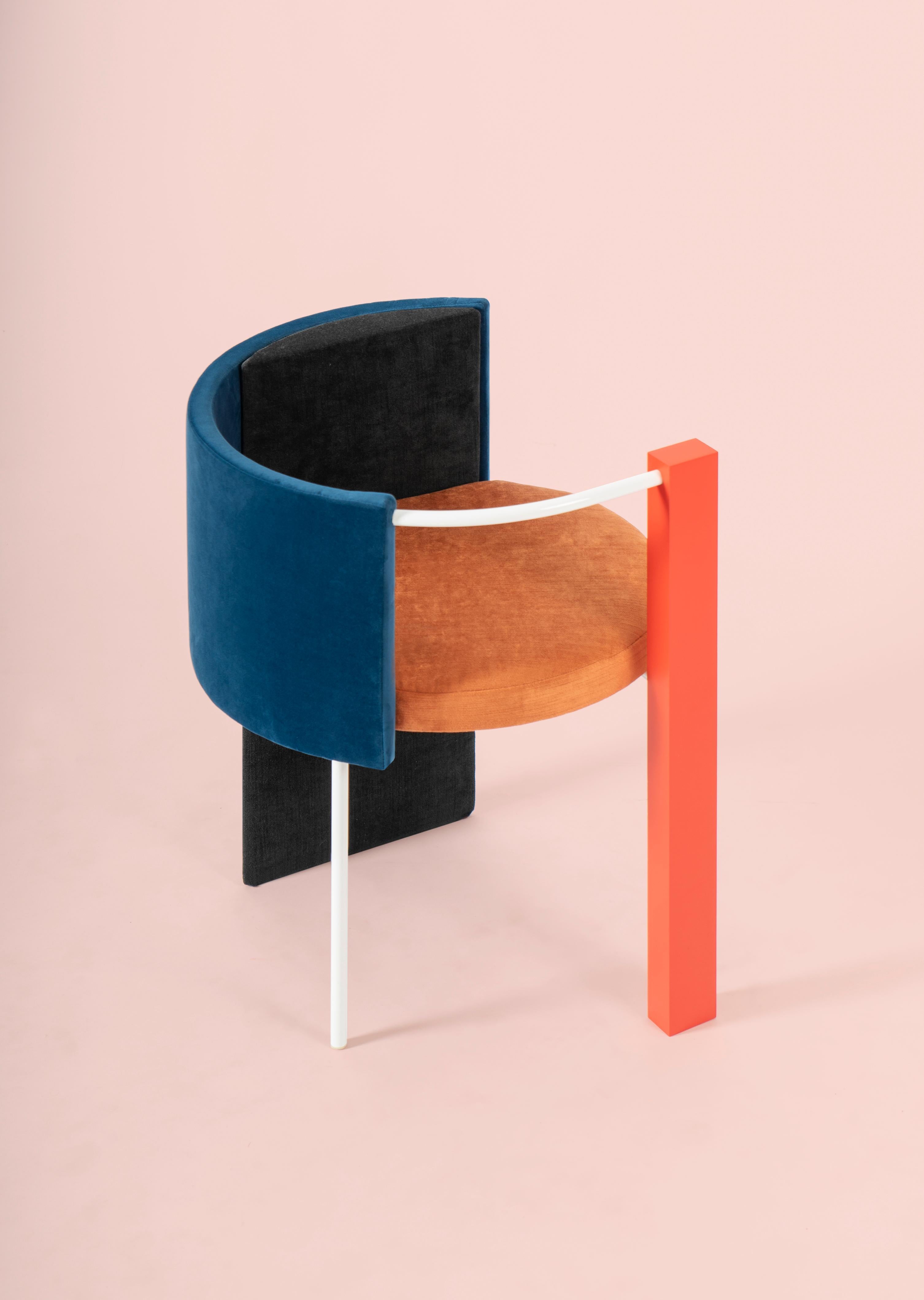 Other Apart Chair in Velvet and Powder-Coated Steel For Sale