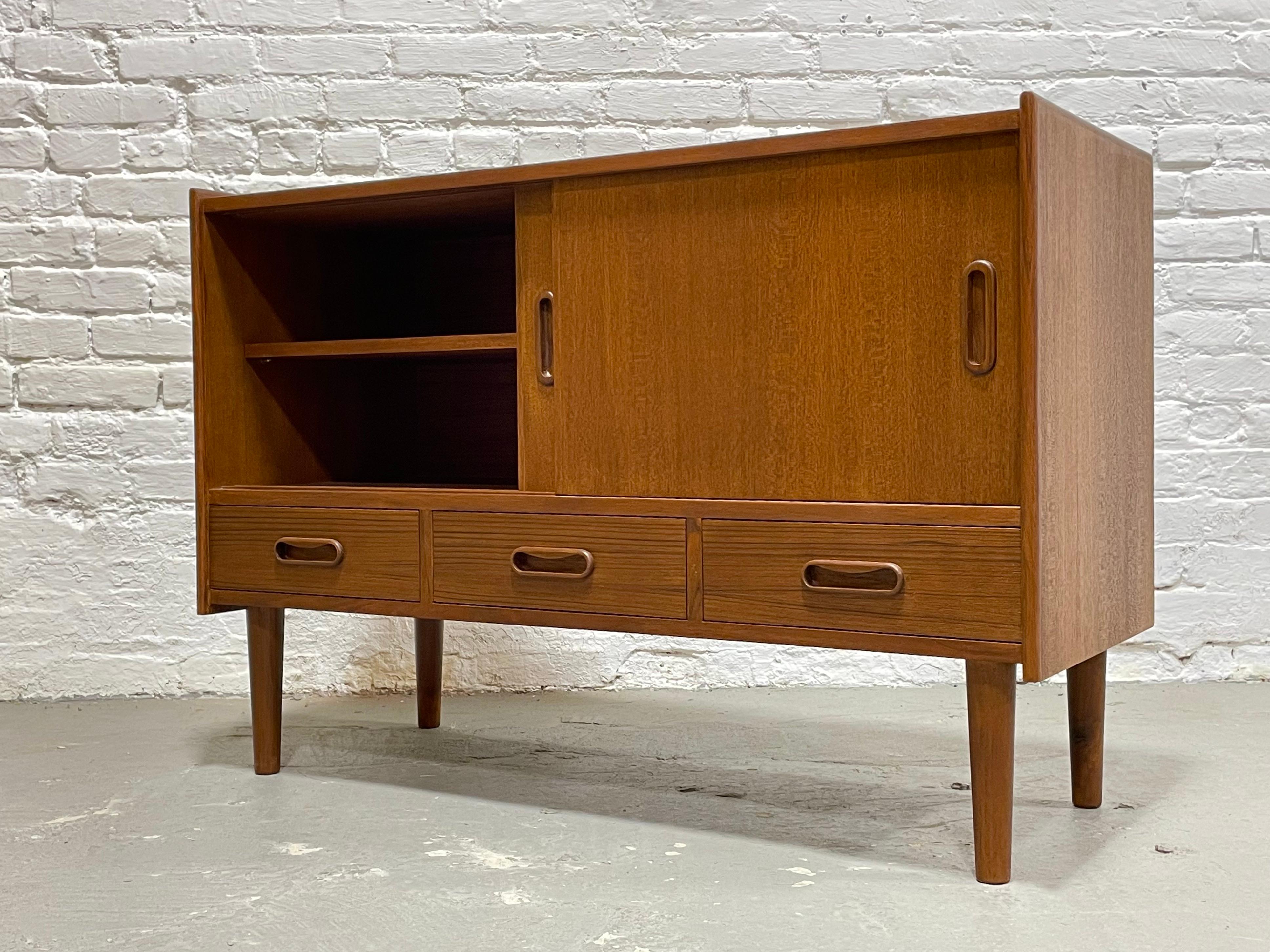 Contemporary APARTMENT Size Mid Century MODERN Teak Jr. CREDENZA / Sideboard / Media Stand For Sale