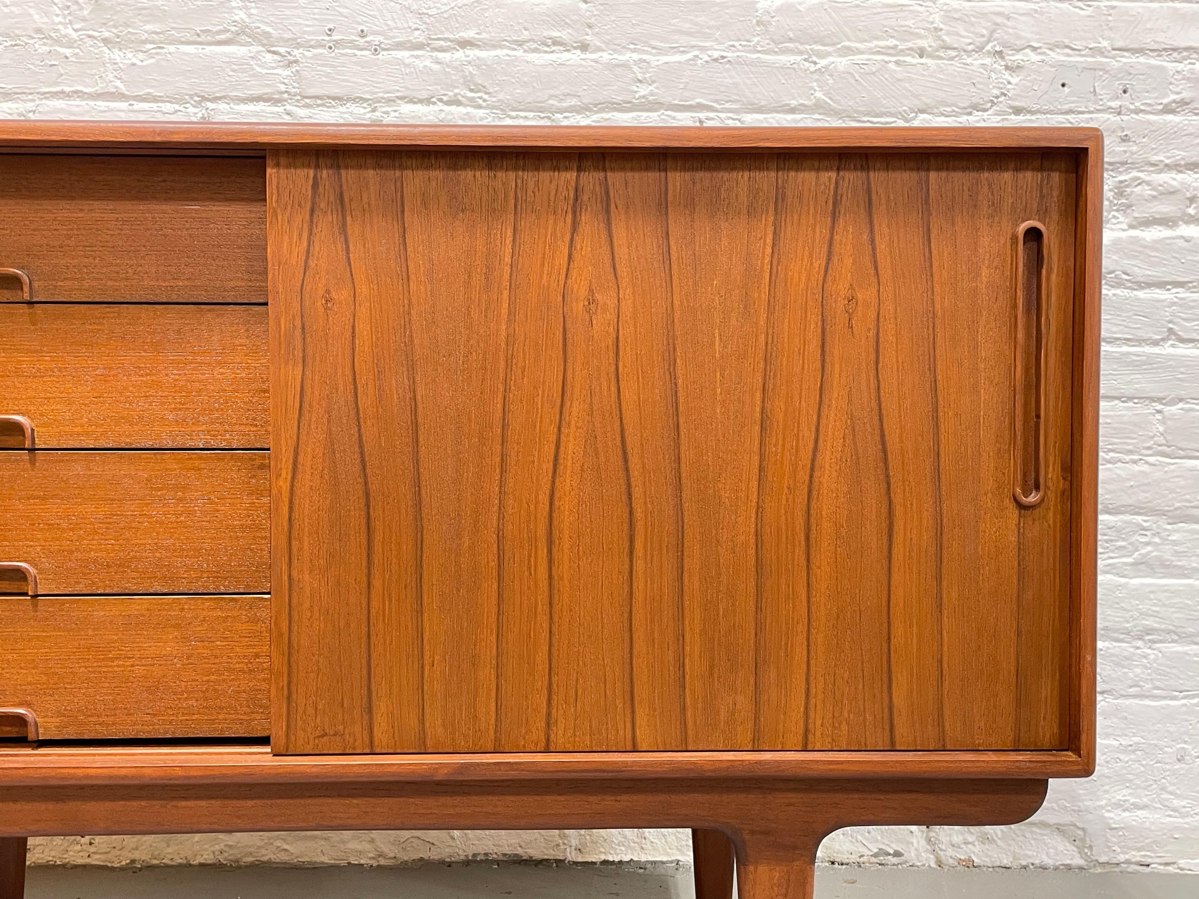 Wood Apartment Sized Mid-Century Modern Styled Credenza / Media Stand / Sideboard For Sale