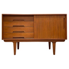 Apartment Sized Mid-Century Modern Styled Credenza / Media Stand / Sideboard