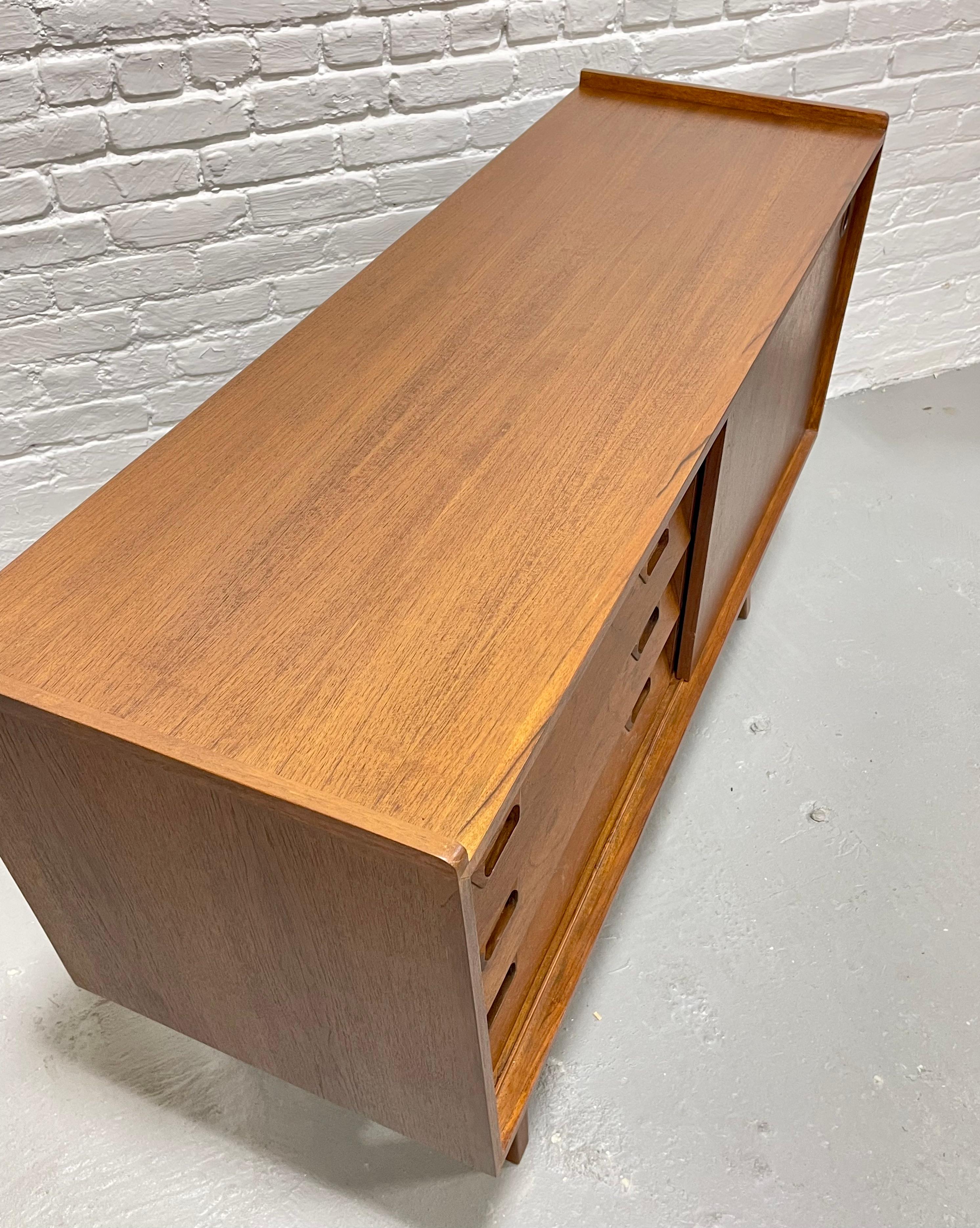 Apartment Sized Mid-Century Modern Styled Floating Teak Credenza / Sideboard For Sale 5