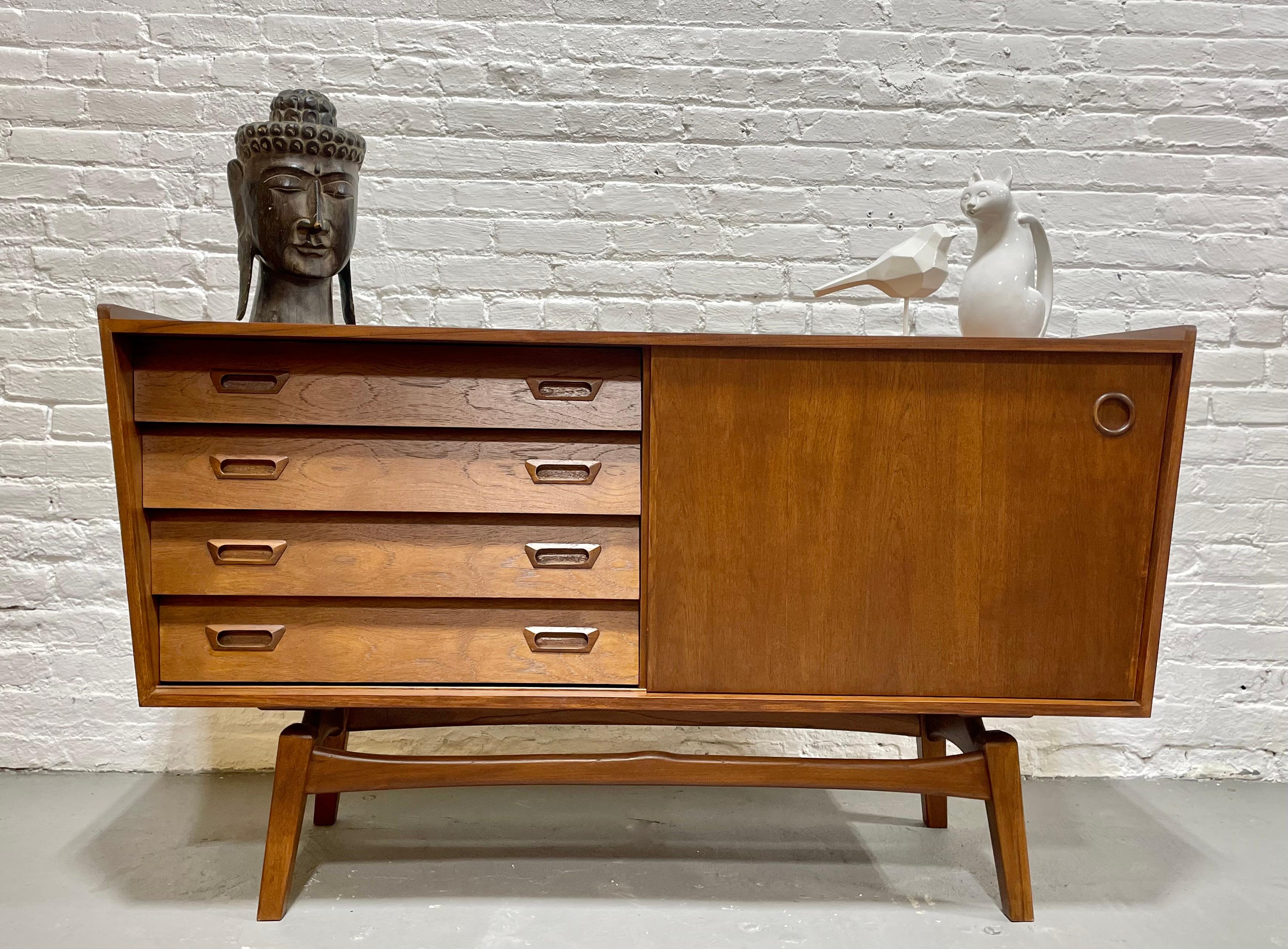 Wood Apartment Sized Mid-Century Modern Styled Floating Teak Credenza / Sideboard For Sale