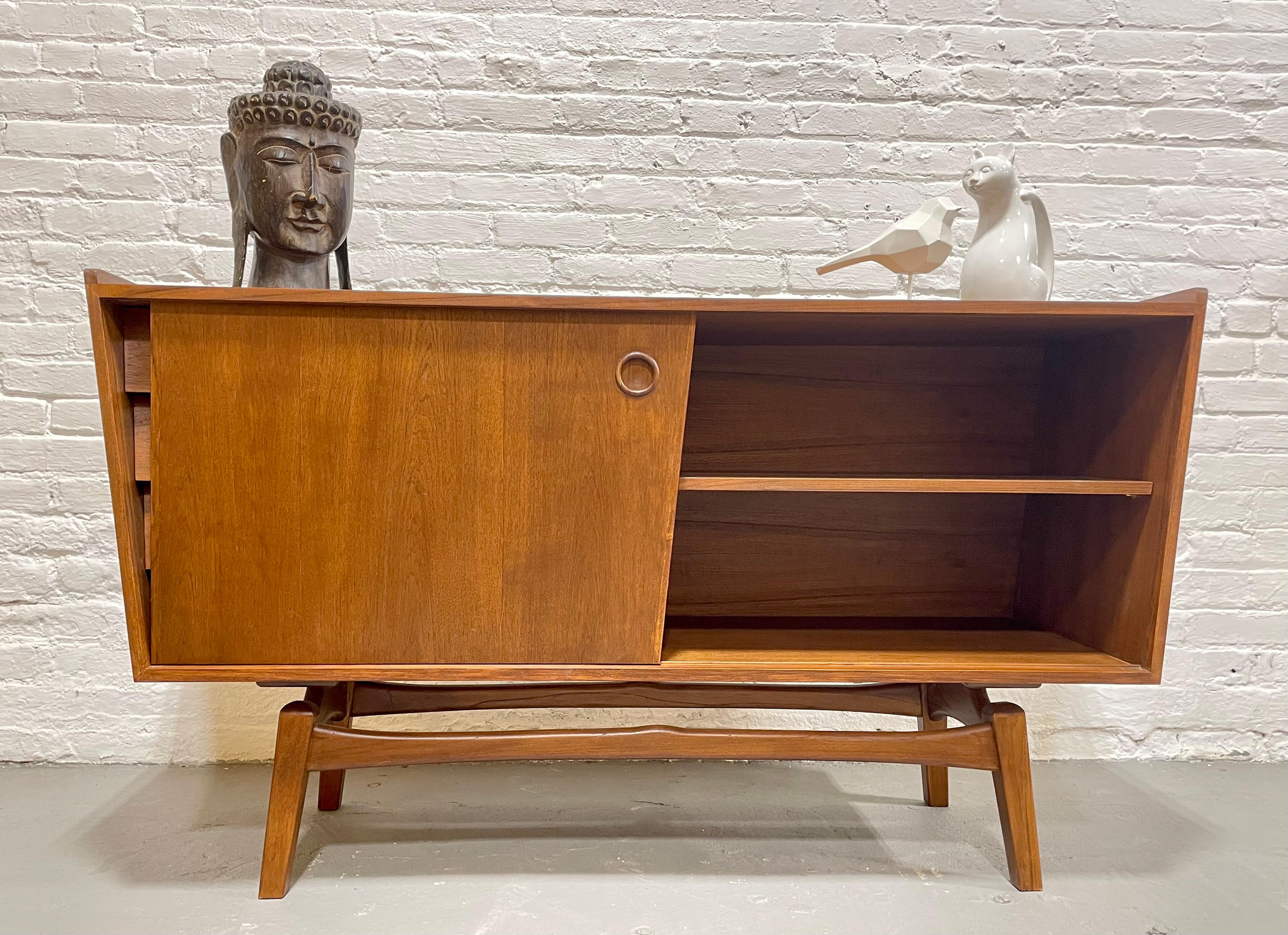 Apartment Sized Mid-Century Modern Styled Floating Teak Credenza / Sideboard For Sale 1