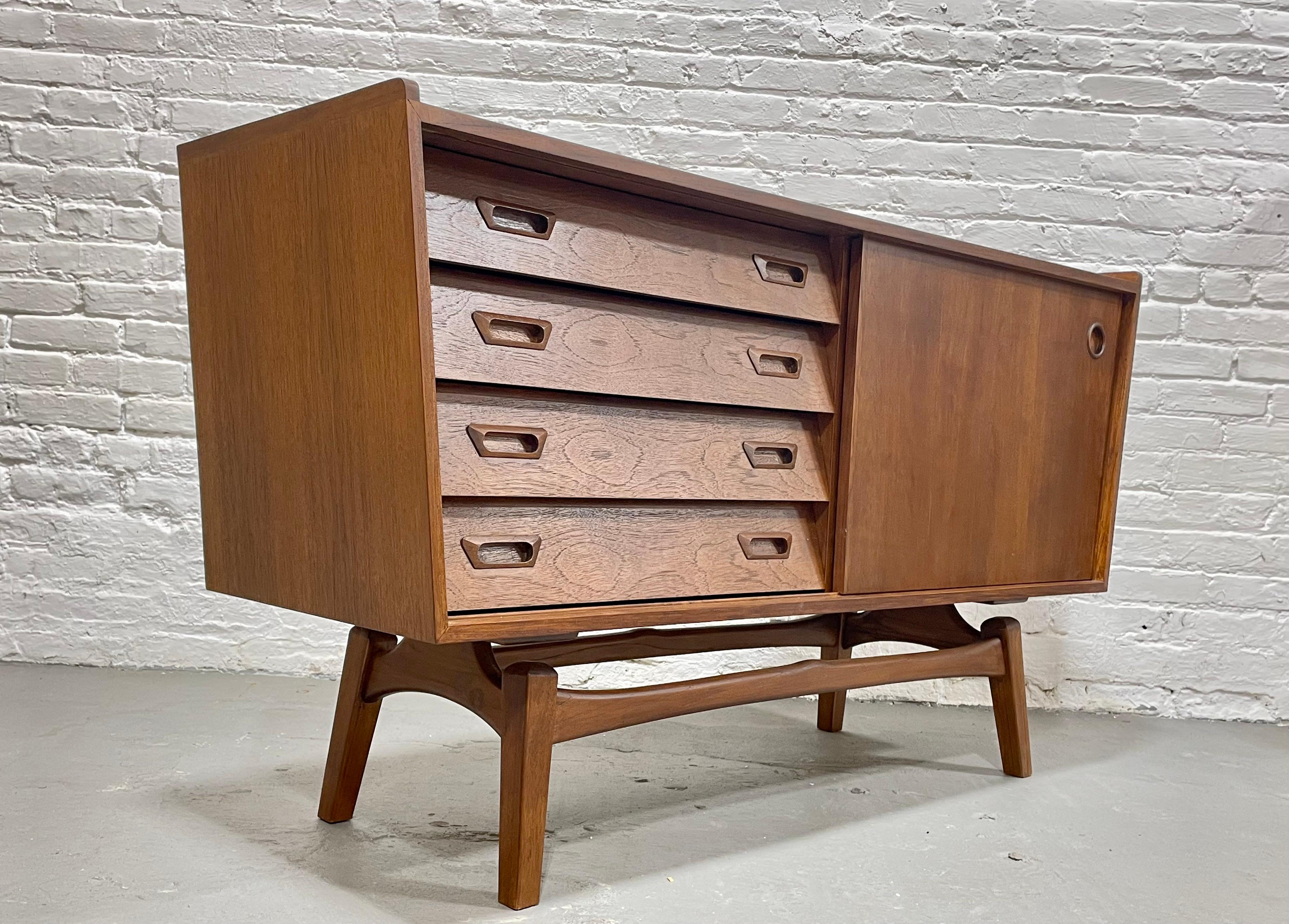 Apartment Sized Mid-Century Modern Styled Floating Teak Credenza / Sideboard For Sale 4