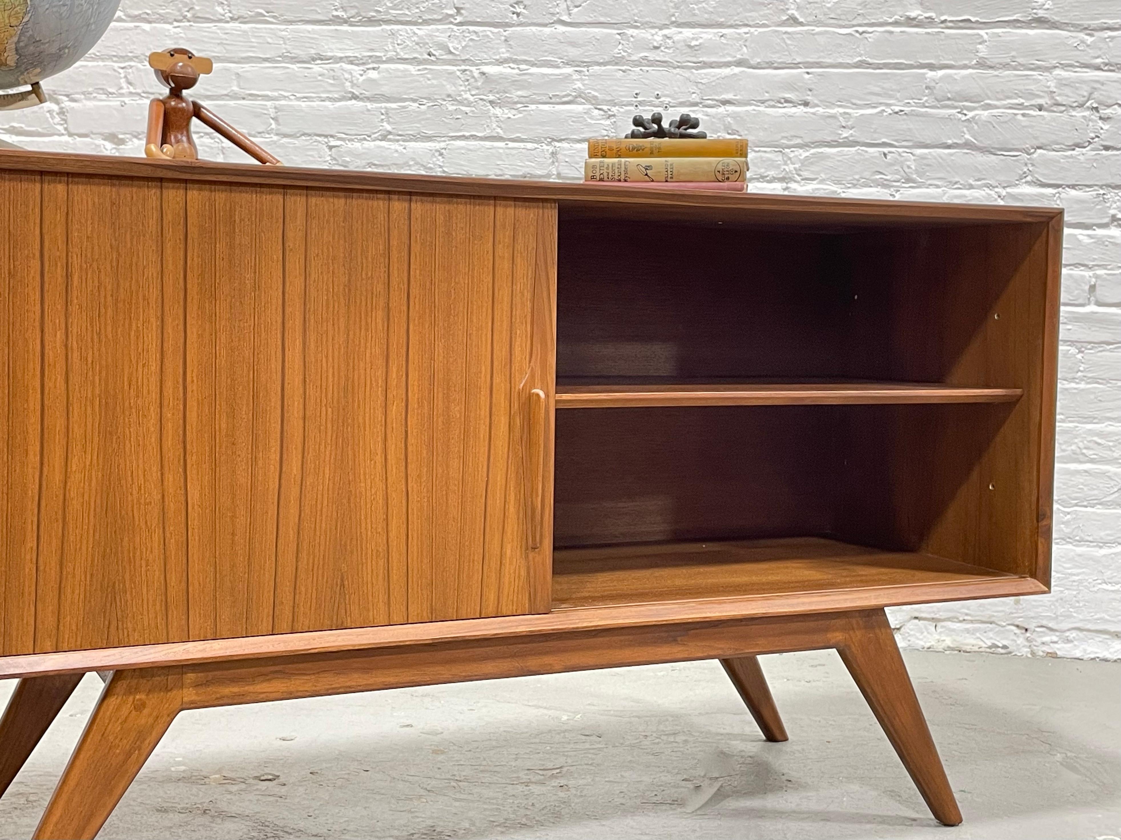 Apartment sized Mid Century MODERN styled Teak CREDENZA media stand For Sale 5