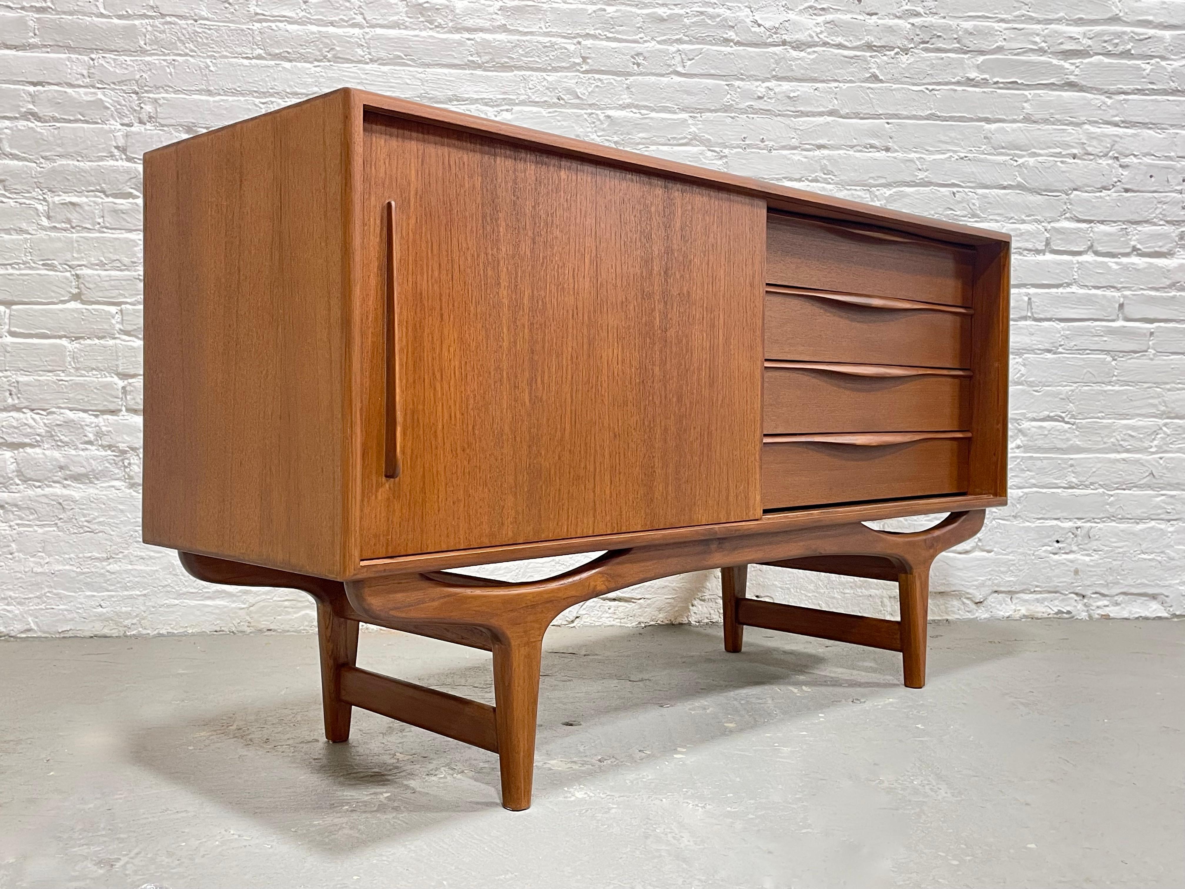 Mid-Century Modern APARTMENT sized Mid Century MODERN styled Teak CREDENZA media stand For Sale