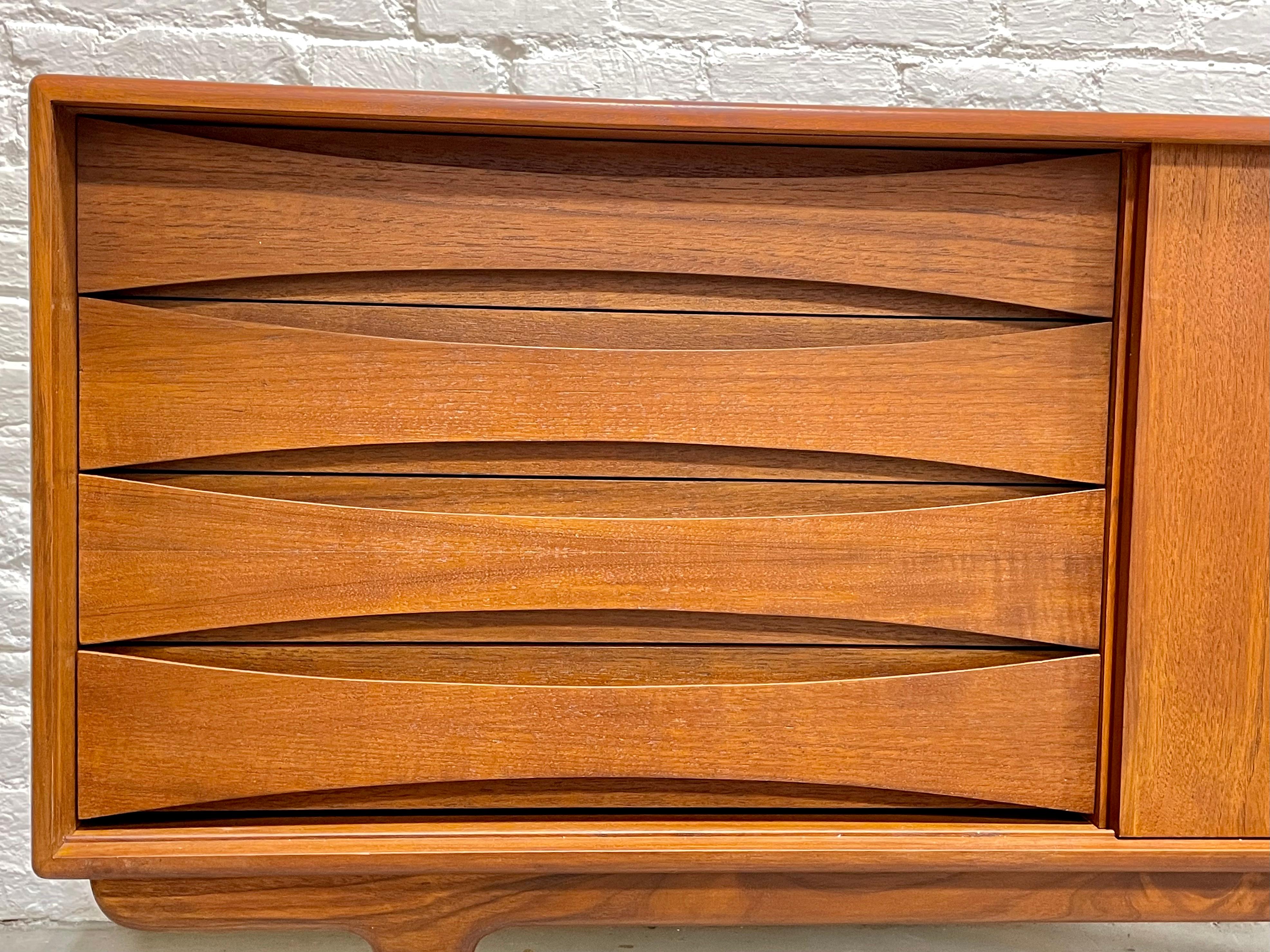 Wood Apartment Sized Mid-Century Modern Styled Teak Credenza / Media Stand For Sale