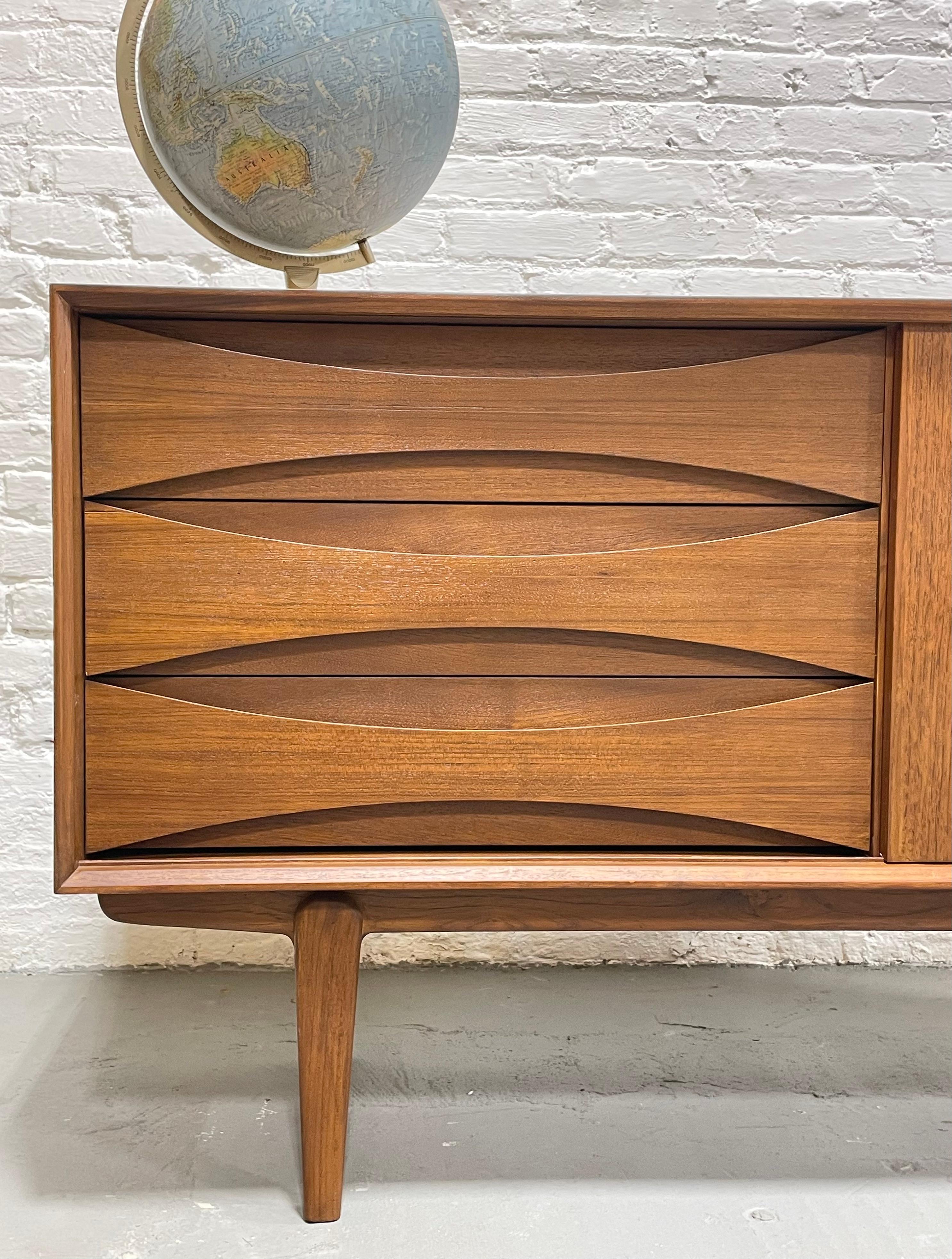 Contemporary APARTMENT sized Mid Century MODERN styled Teak CREDENZA media stand For Sale