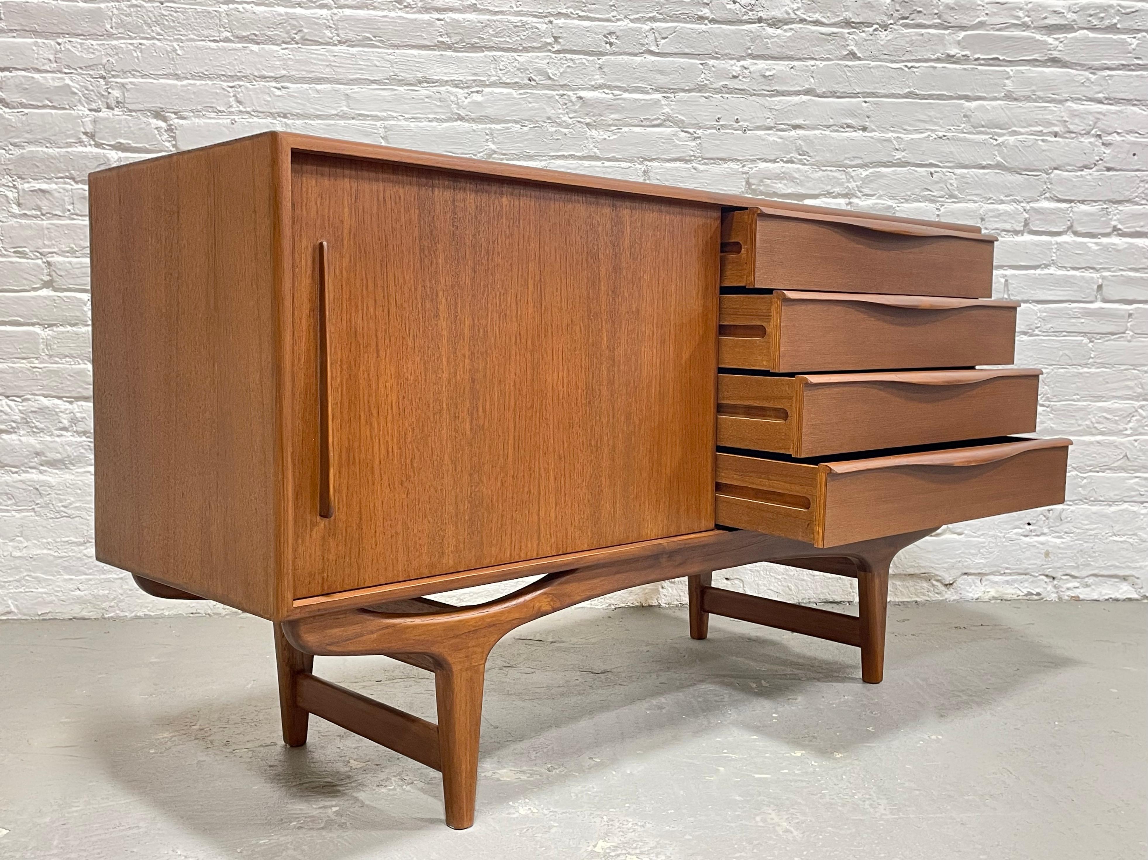 Contemporary APARTMENT sized Mid Century MODERN styled Teak CREDENZA media stand For Sale
