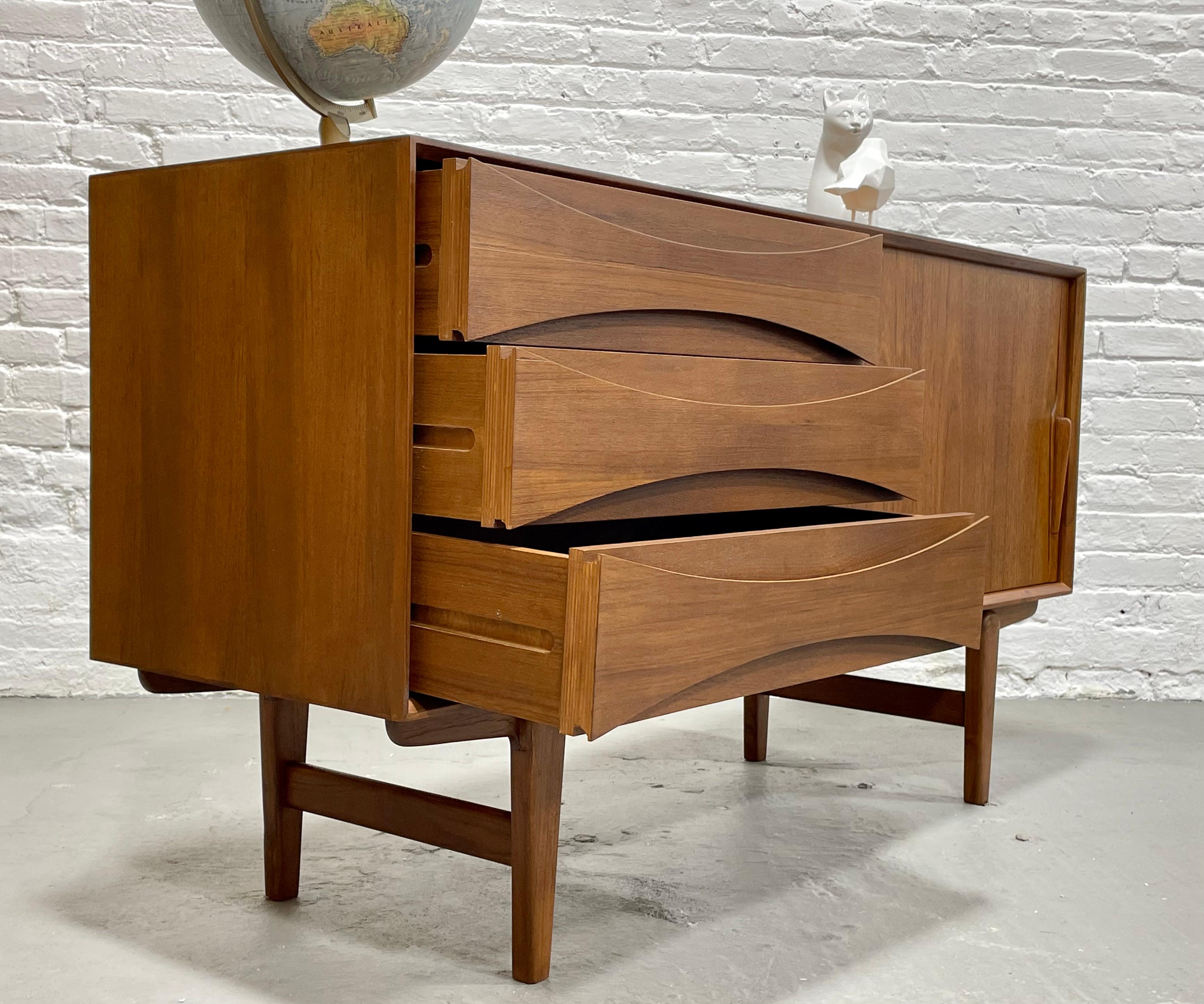 APARTMENT sized Mid Century MODERN styled Teak CREDENZA media stand For Sale 1