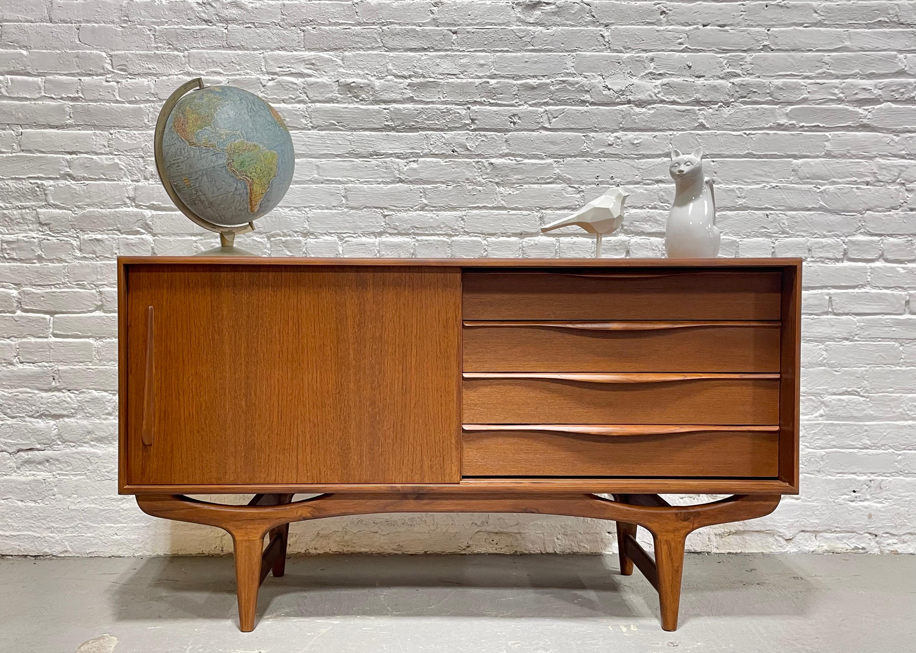 APARTMENT sized Mid Century MODERN styled Teak CREDENZA media stand For Sale 2