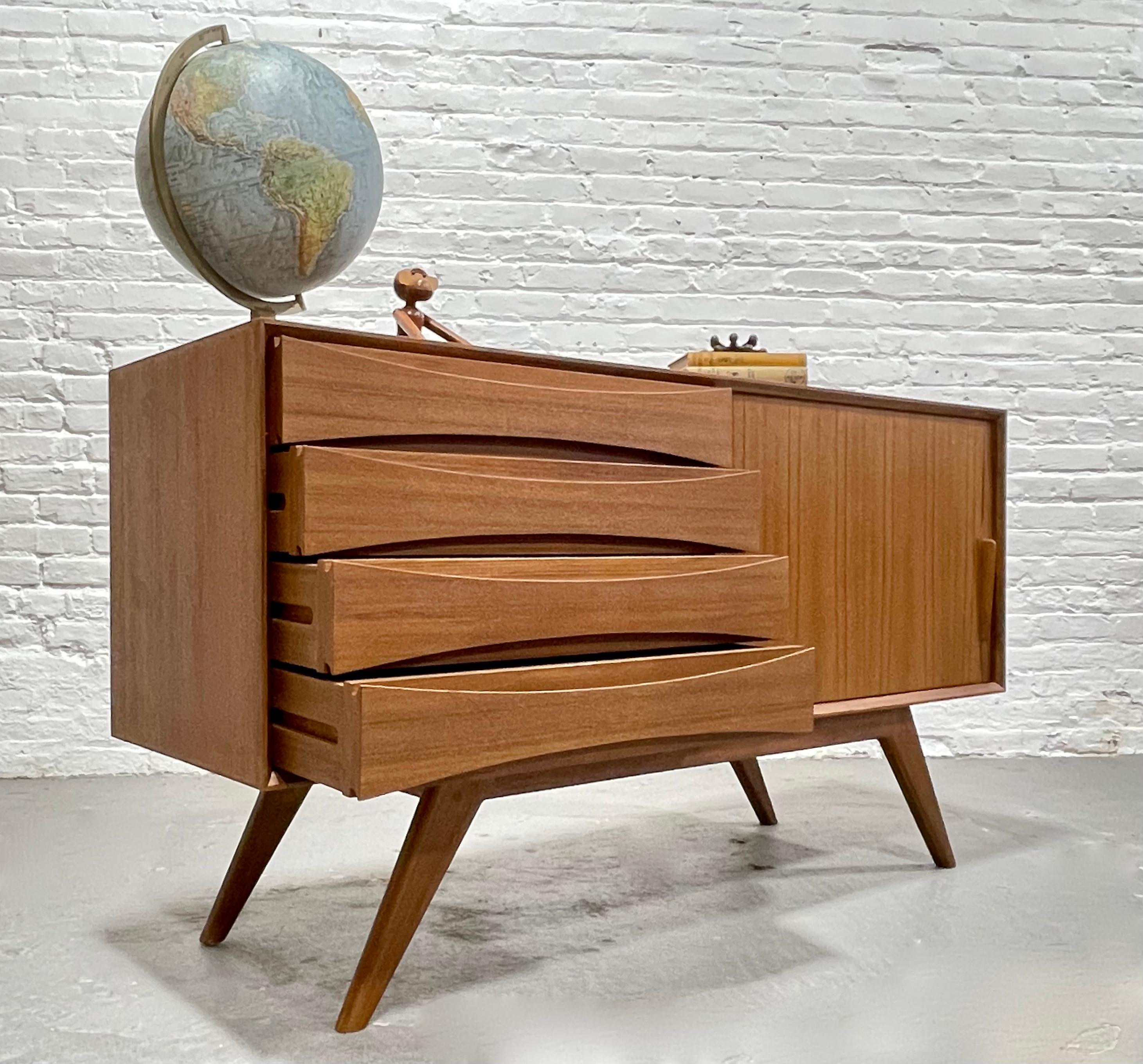 Apartment sized Mid Century MODERN styled Teak CREDENZA media stand For Sale 3