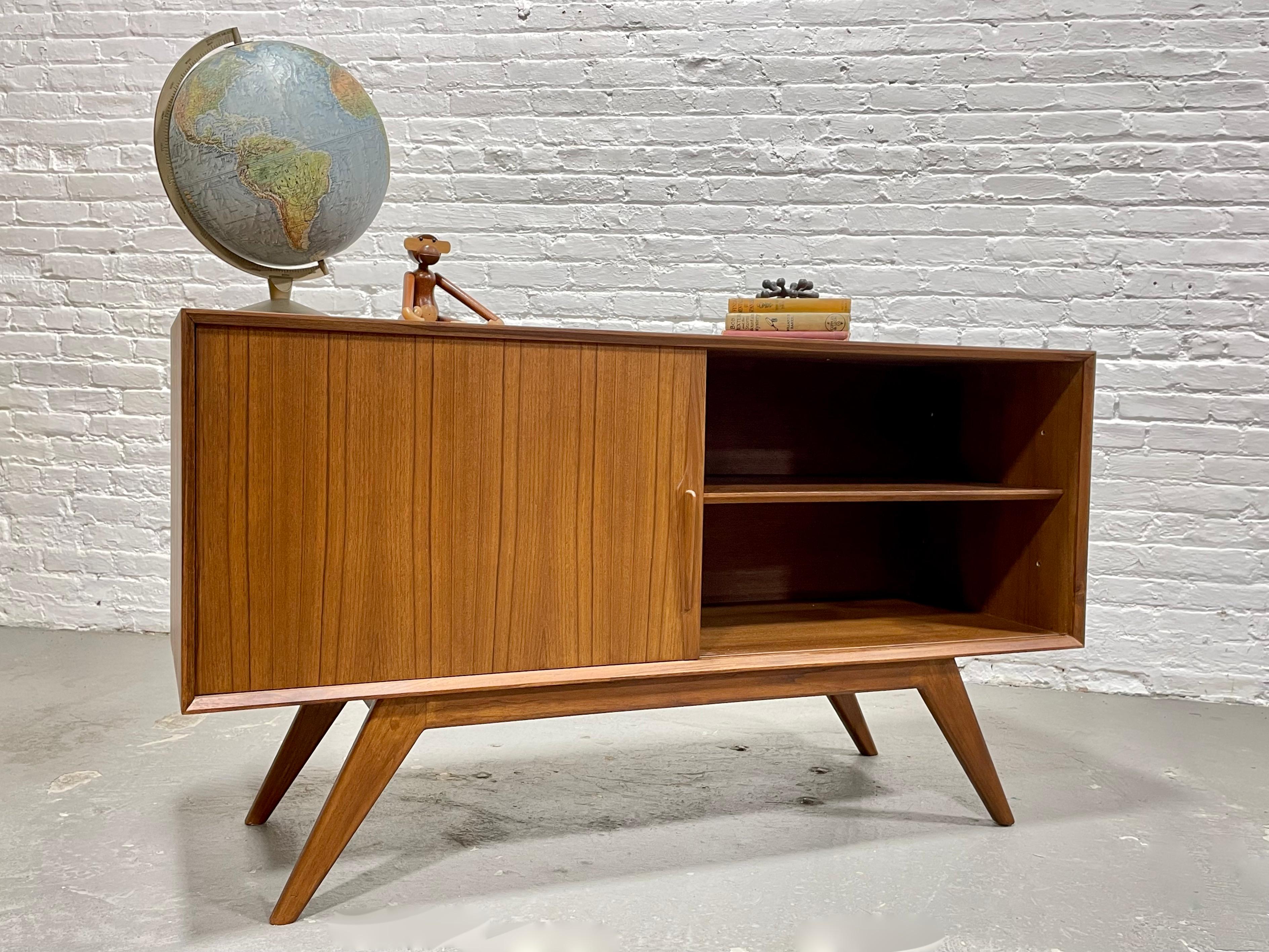 Apartment sized Mid Century MODERN styled Teak CREDENZA media stand For Sale 4