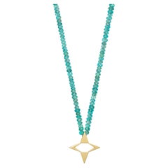 Collier de perles d'apatite avec pendentif étoile en relief