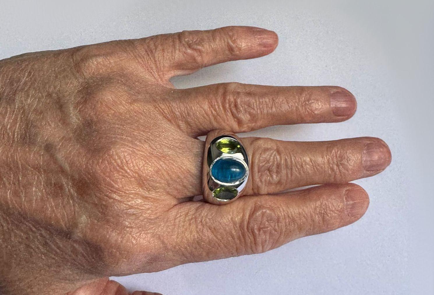 Women's or Men's Apatite Peridot White Gold <solid Band Ring by Wagner Preziosen For Sale