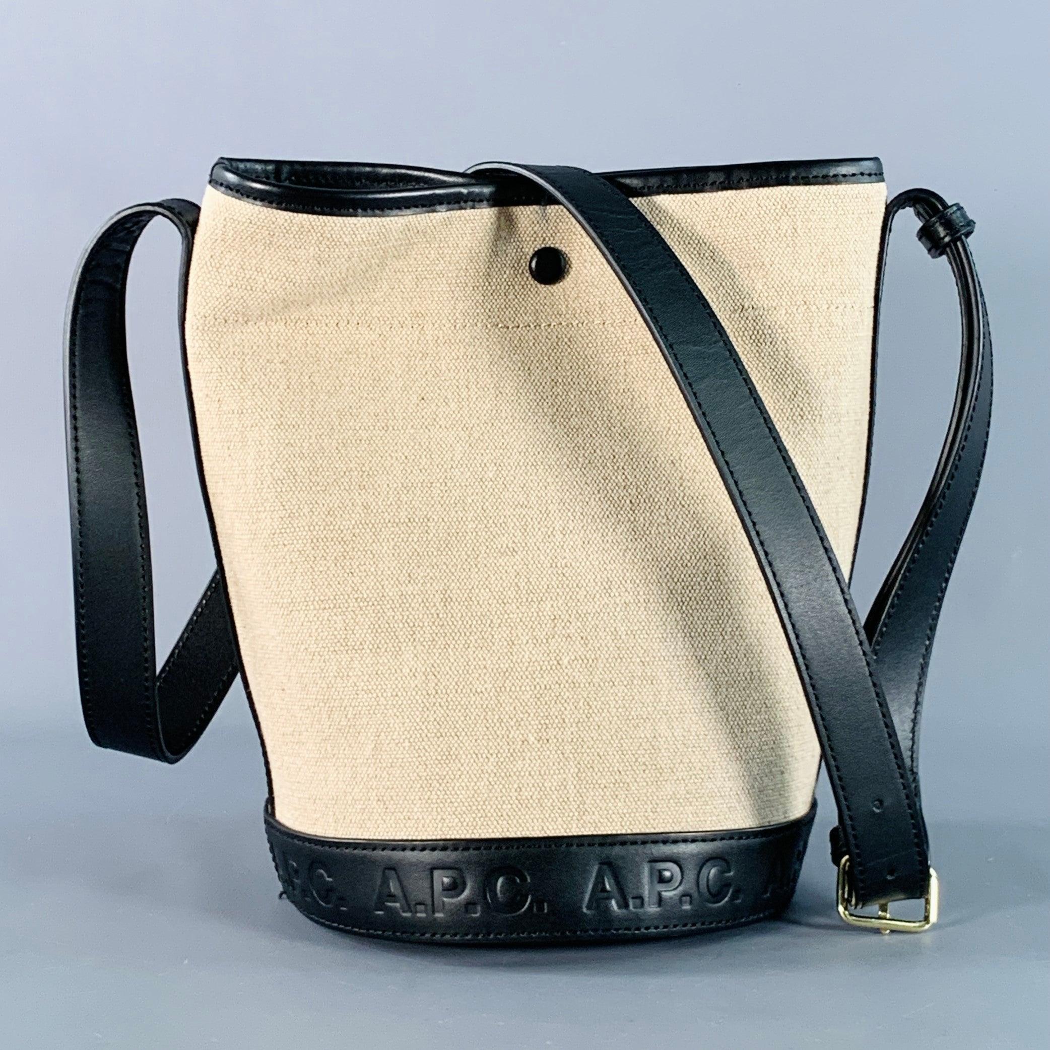 A.P.C. Beige Black Jute Cotton Trim Leather Crossbody Bucket Bag In condizioni ottime in vendita a San Francisco, CA