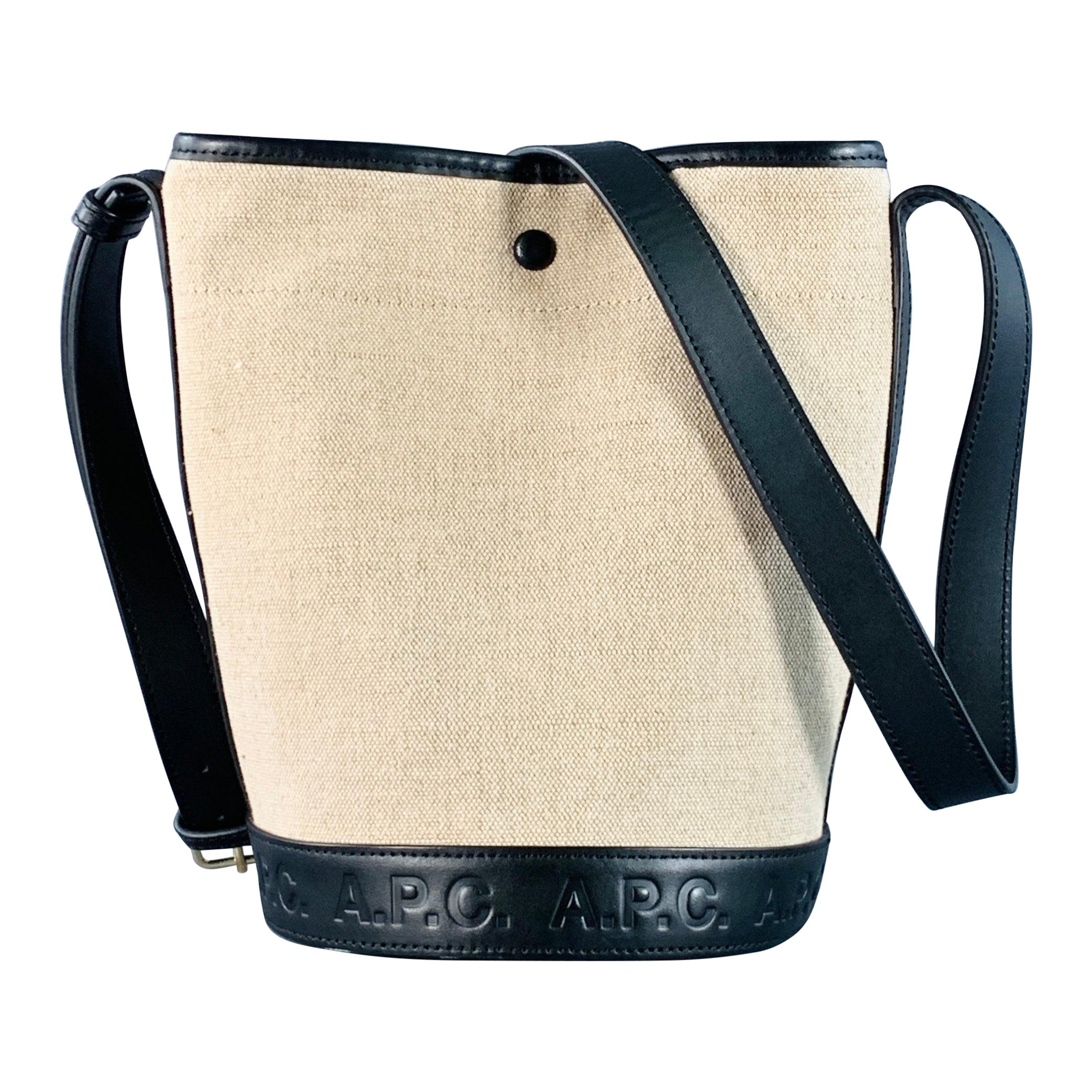 A.P.C. Beige Black Jute Cotton Trim Leather Crossbody Bucket Bag in vendita
