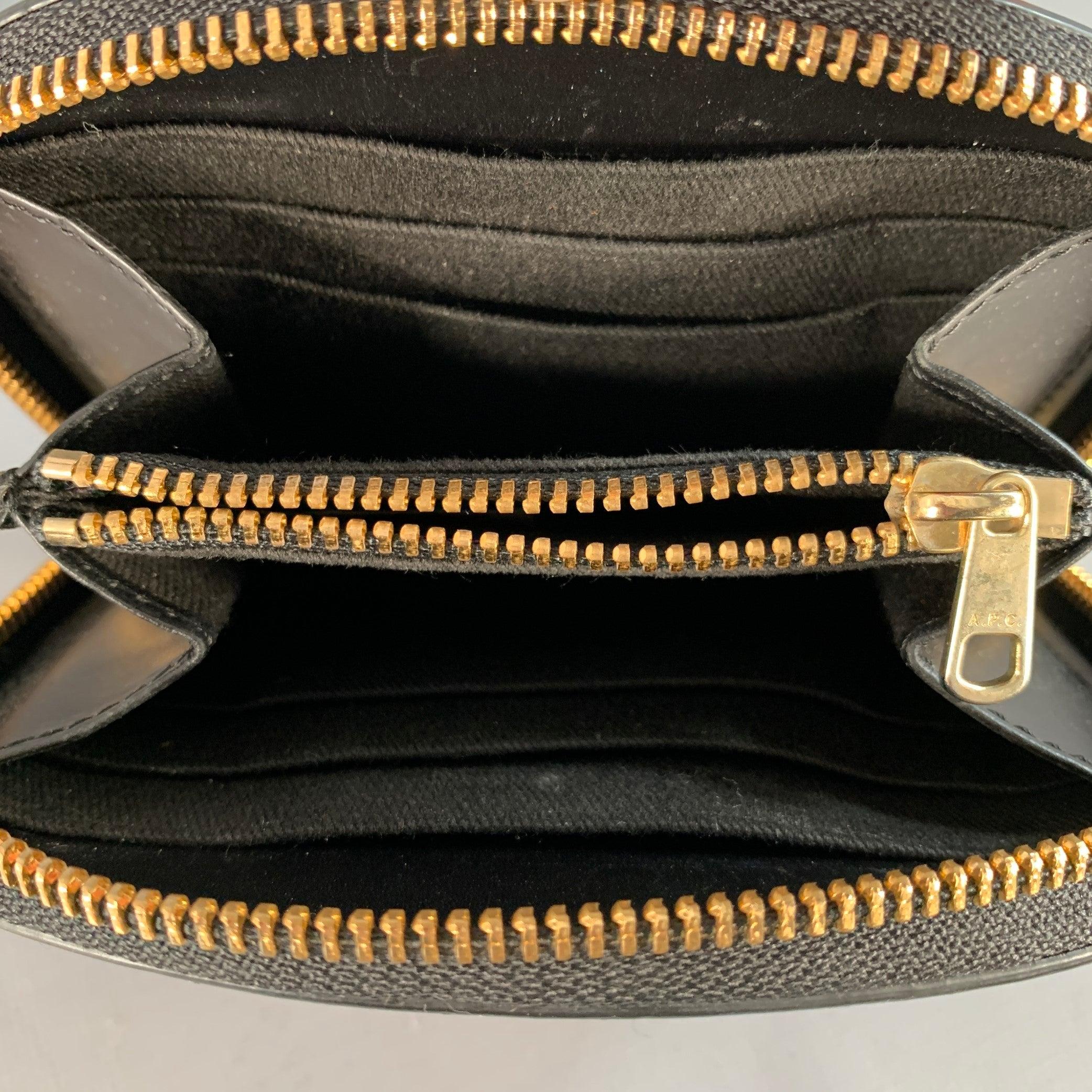 A.P.C. Black Blue Color Block Domed Leather Zip Wallet In Excellent Condition For Sale In San Francisco, CA