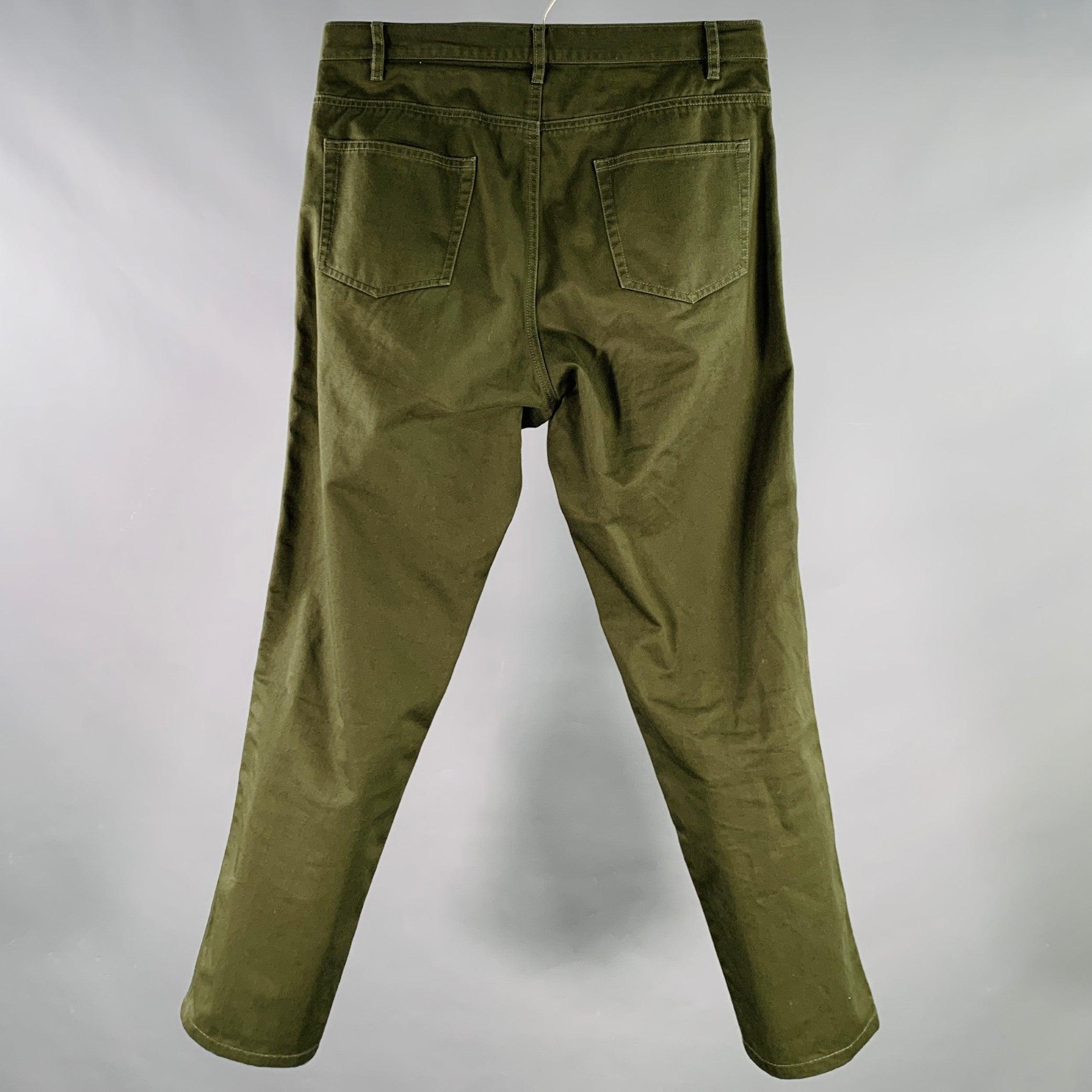 A.P.C. Jeans
aus grünem Baumwollgewebe mit fünf Taschen, Baggy-Passform und Hosenschlitz mit Reißverschluss. Made in Portugal Ausgezeichneter gebrauchter Zustand. 

Markiert:   30 

Abmessungen: 
  Taille: 30 Zoll Anstieg: 9,5 Zoll Innennaht: 28