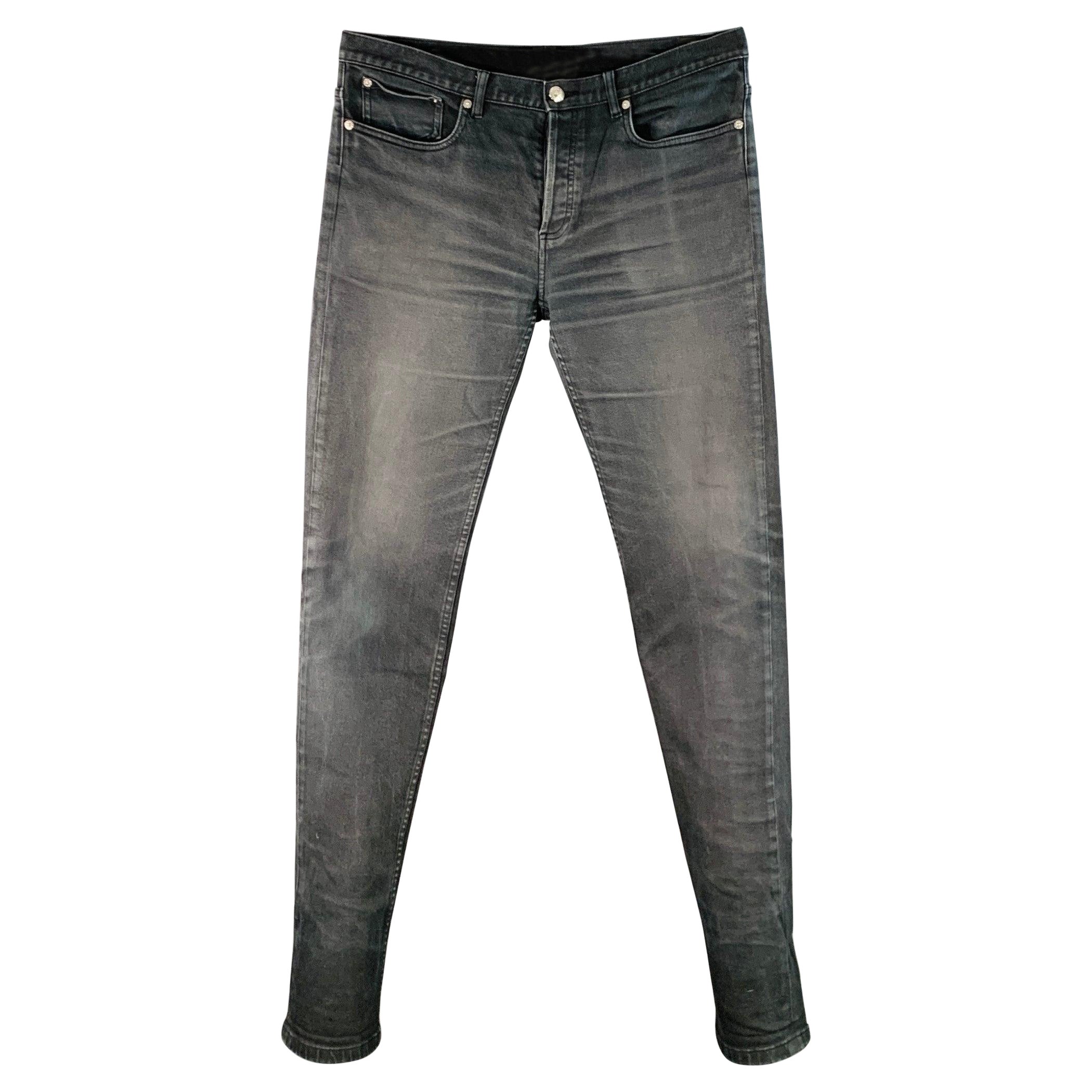 A.P.C. Taglia 33 Jeans grigi in misto cotone Twill Slim Tapered Button Fly in vendita