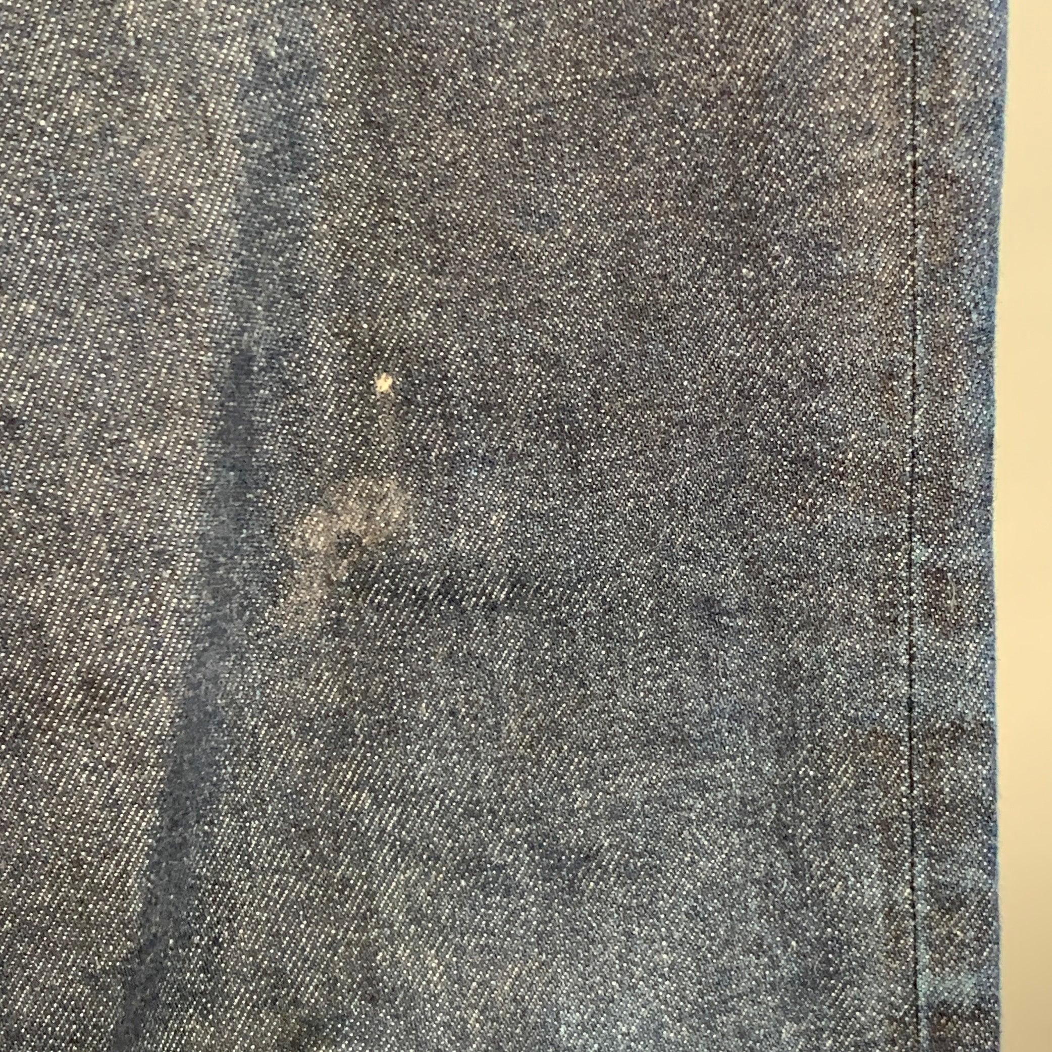 Pantalón vaquero A.P.C. azul 34 con pespuntes en contraste, de sarga de algodón, ajustado, con botones y bragueta. en Bueno estado para la venta en San Francisco, CA