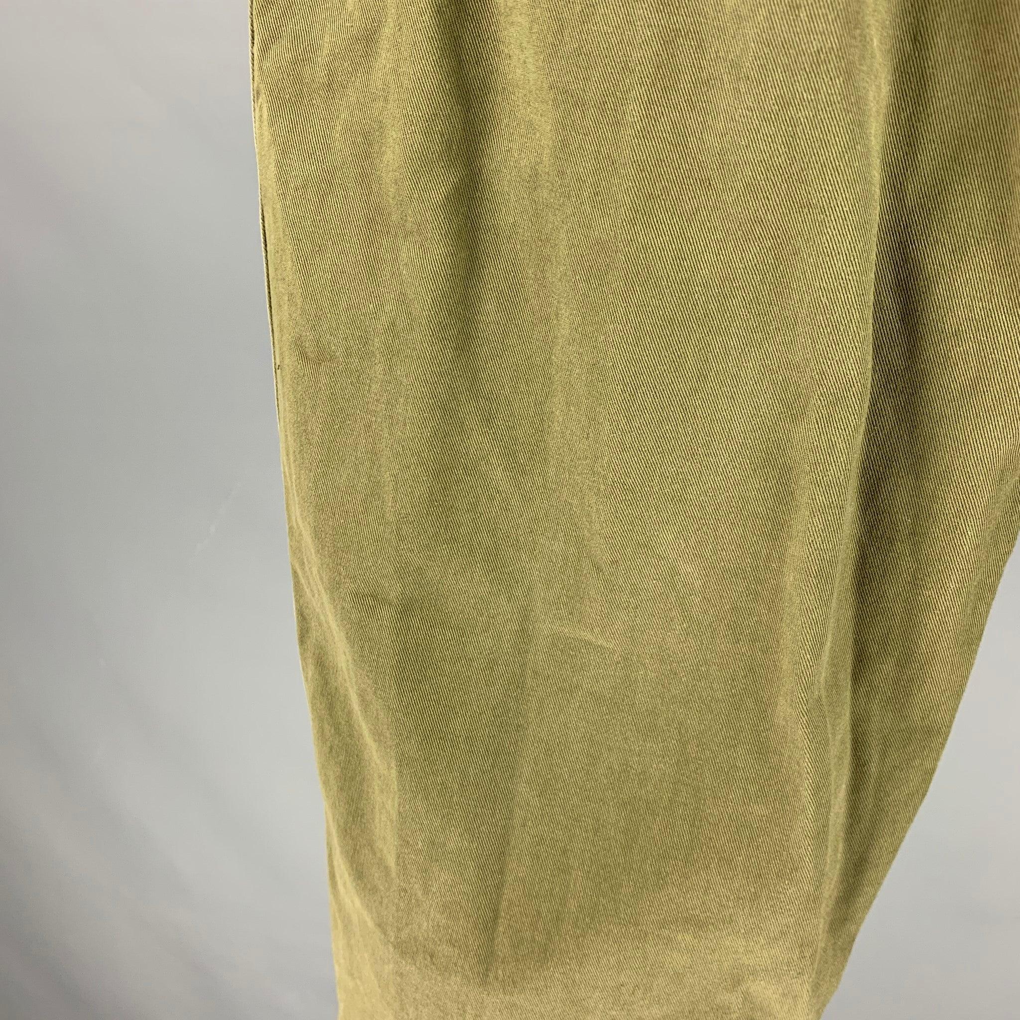 A.P.C. Size 34 Green Cotton Jean Cut Casual Pants In Good Condition For Sale In San Francisco, CA