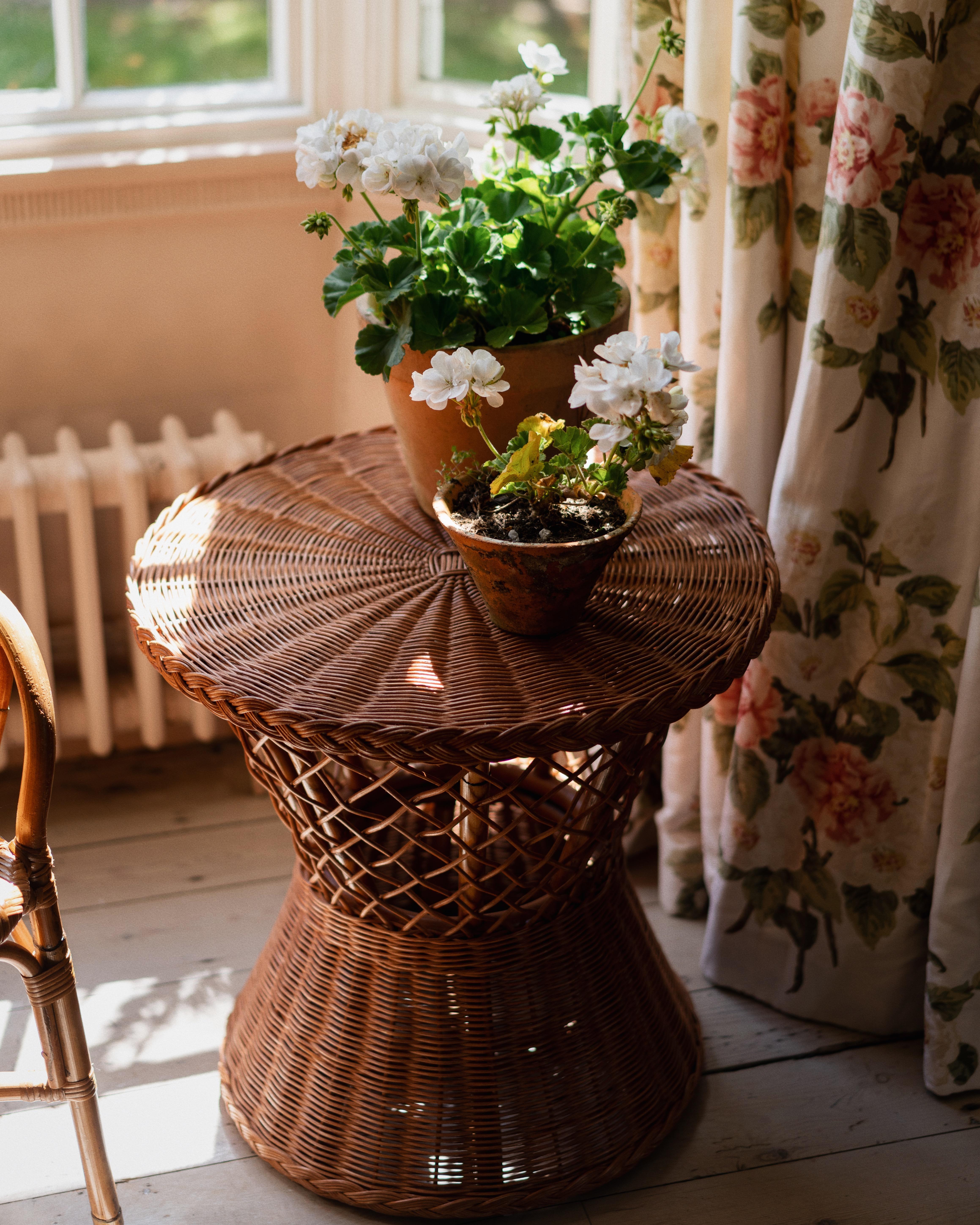 Belle Époque Table d'appoint Aperitivo en rotin  Sharland England par Louise Roe en vente