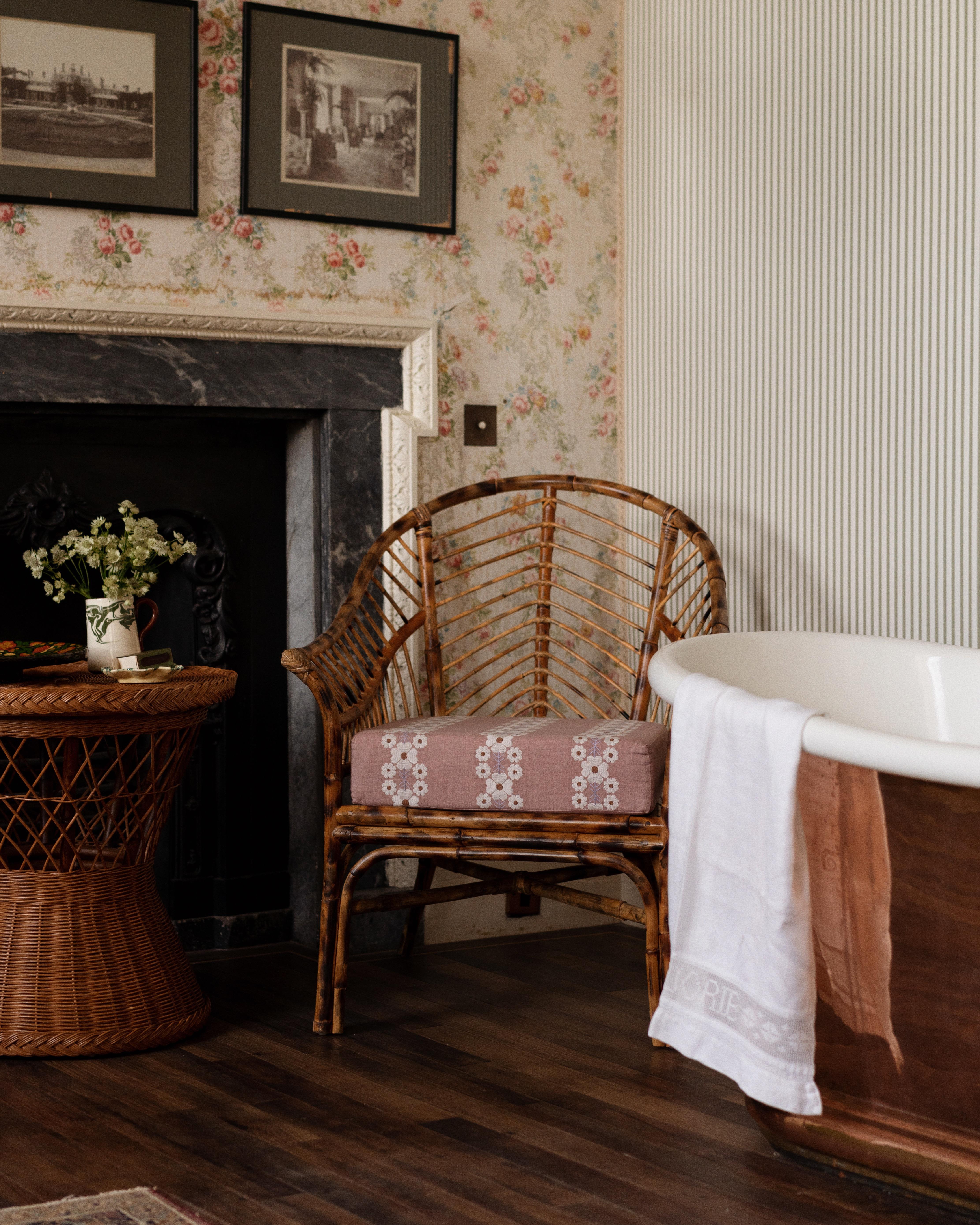 Rotin Table d'appoint Aperitivo en rotin  Sharland England par Louise Roe en vente