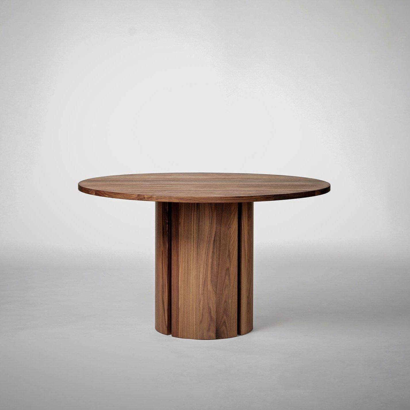 Post-Modern Aperta C1 120 American Walnut Round Dining Table by Mokko Amsterdam For Sale