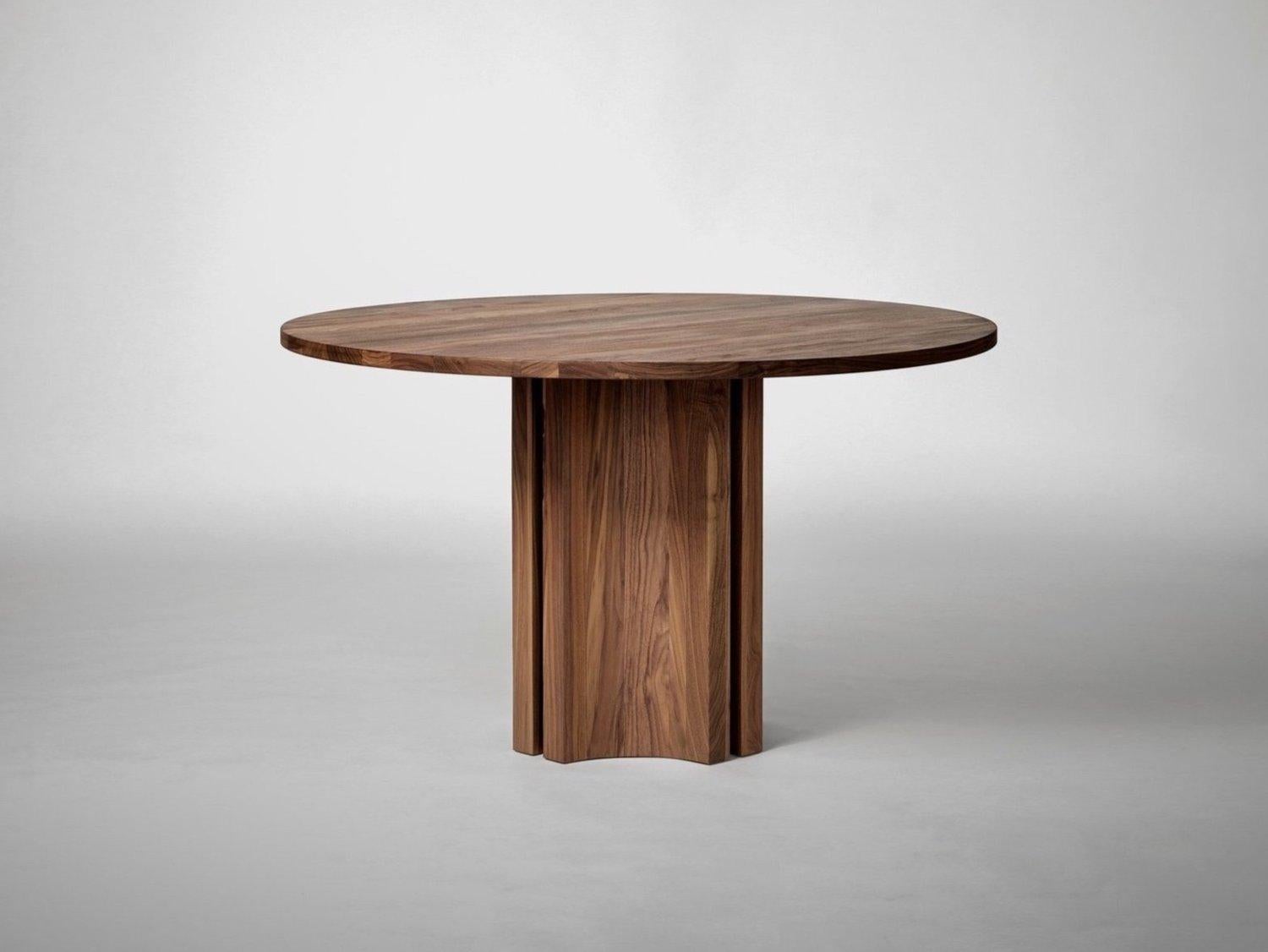 Aperta C1 120 American Walnut Round Dining Table by Mokko Amsterdam In New Condition For Sale In Geneve, CH
