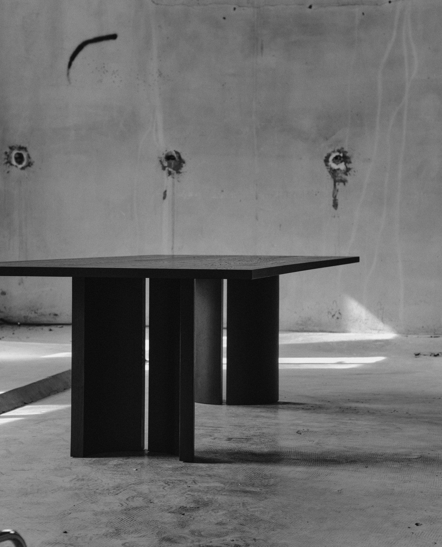 Aperta C3 280 Table de salle à manger rectangulaire en noyer américain par Mokko Amsterdam Neuf - En vente à Geneve, CH