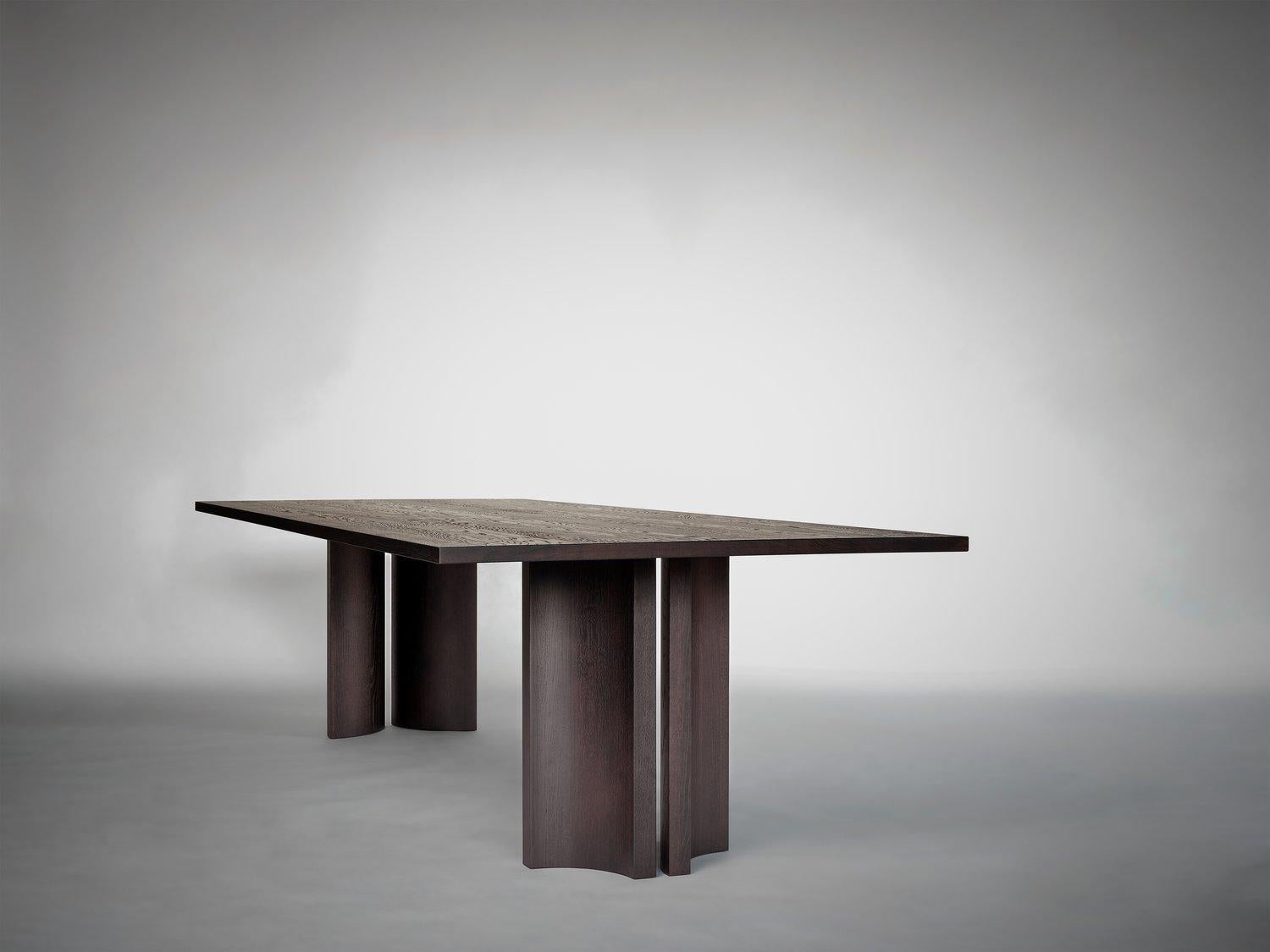 Néerlandais Aperta C4 280 Table de salle à manger rectangulaire en noyer américain par Mokko Amsterdam en vente