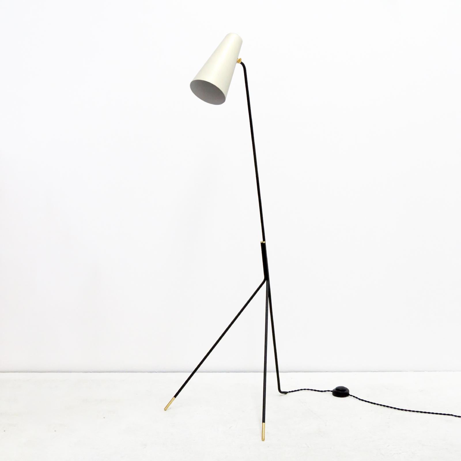 Organico moderno Lampada da terra Apex di Gallery L7 in vendita