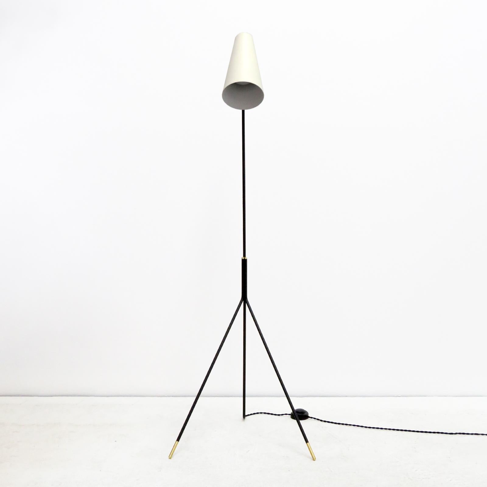 Americano Lampada da terra Apex di Gallery L7 in vendita