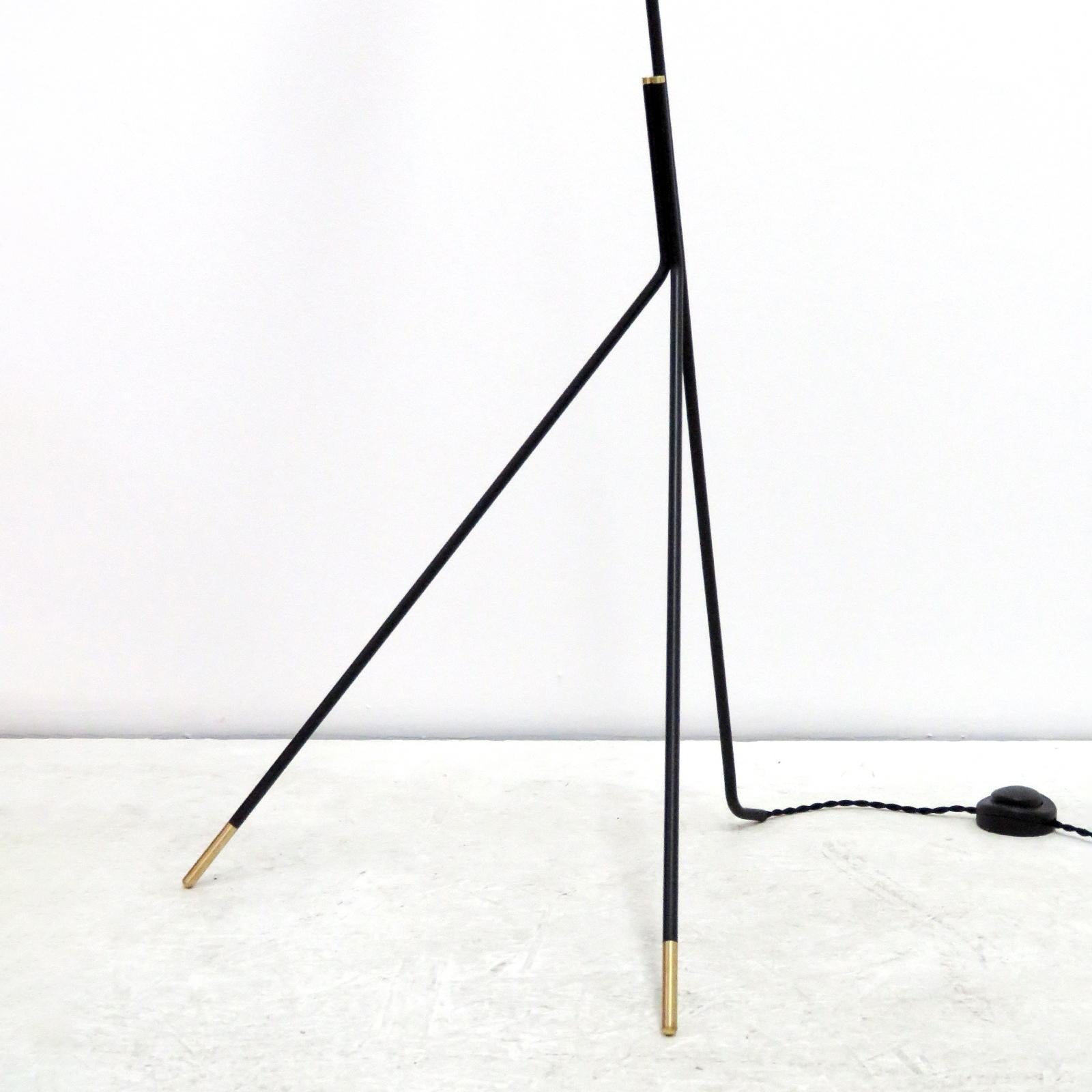 Apex Floor Lamp by Gallery L7 For Sale 1
