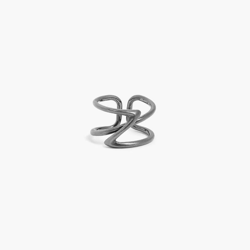 Anello Apex in argento sterling placcato rutenio nero spazzolato, misura S

Questi anelli di design da uomo in argento sterling placcato rutenio hanno una classica finitura a effetto spazzolato. Intitolata 