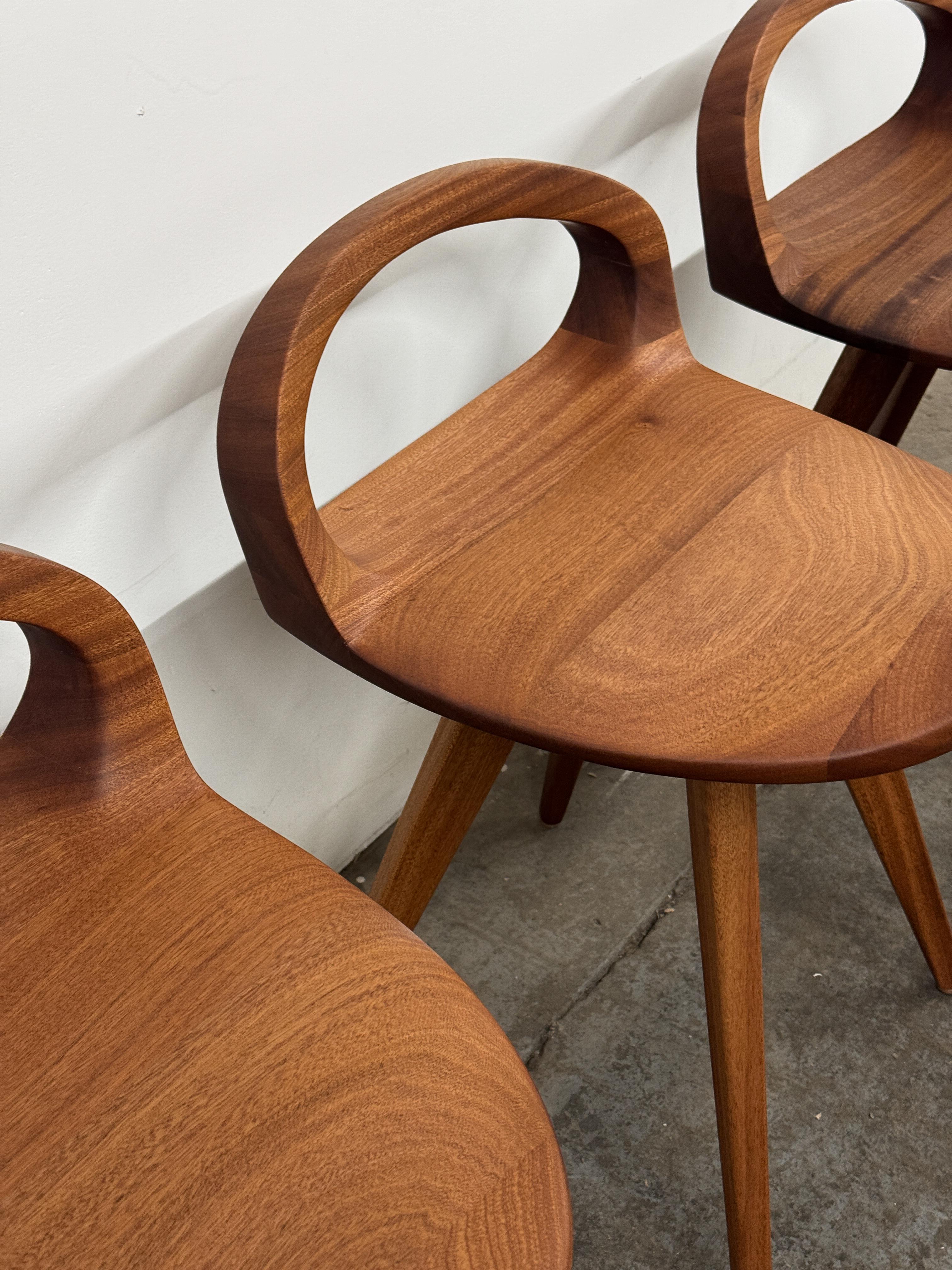 APEX Drehbarer Esszimmerstuhl  Organisch geschnitzter Sitz  Mid Century Modern Stuhl  T im Zustand „Neu“ im Angebot in Portland, OR