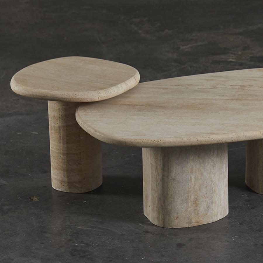 Mexican Apfel side table in travertine marble For Sale