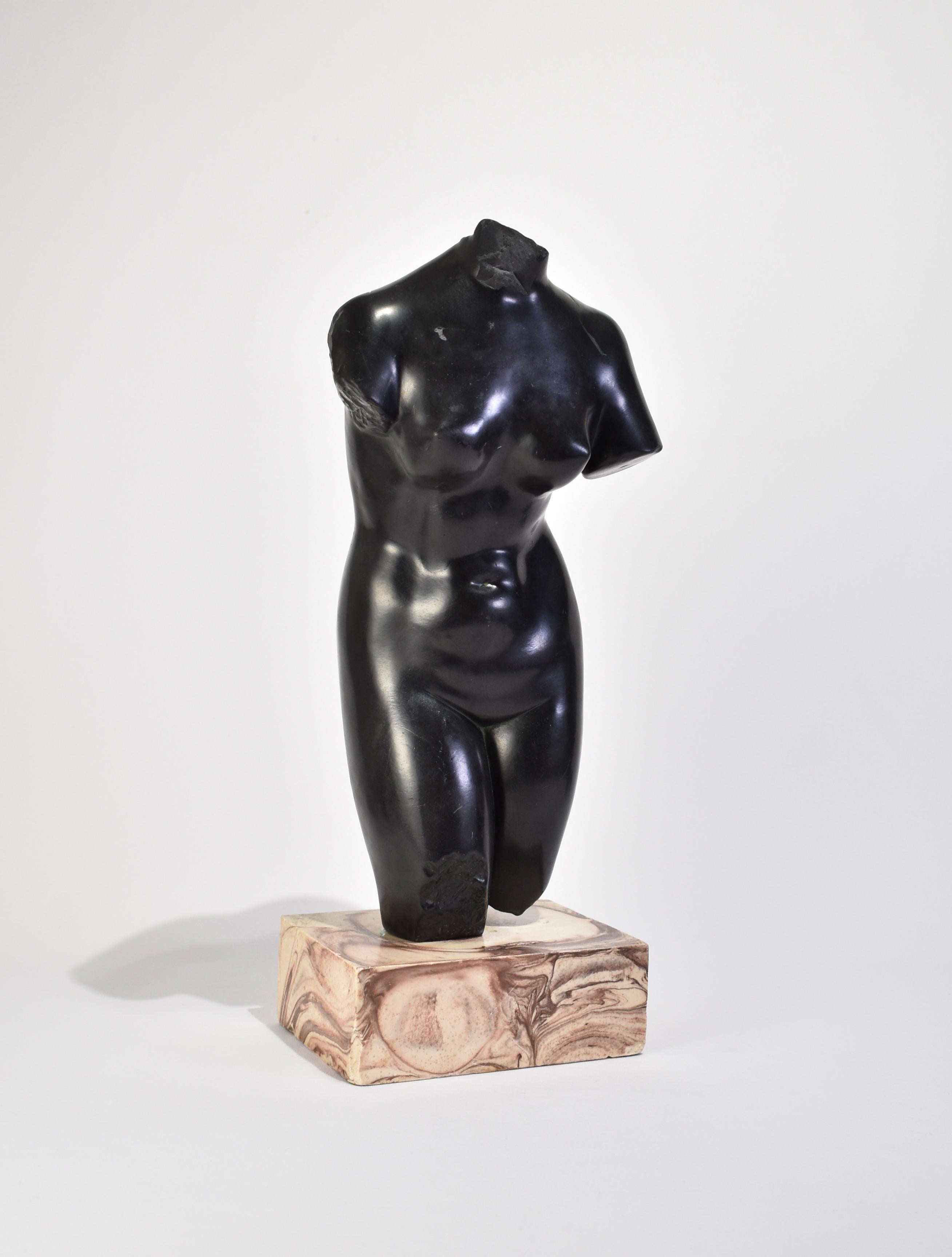 Aphrodite sculpture issued by the Metropolitan Museum in New York and made by Alva Studios.

An exceptional copy of the basalt statue of Aphrodite dating from the late 1st to 2nd century A.D. in the collection of the Metropolitan Museum of Art,