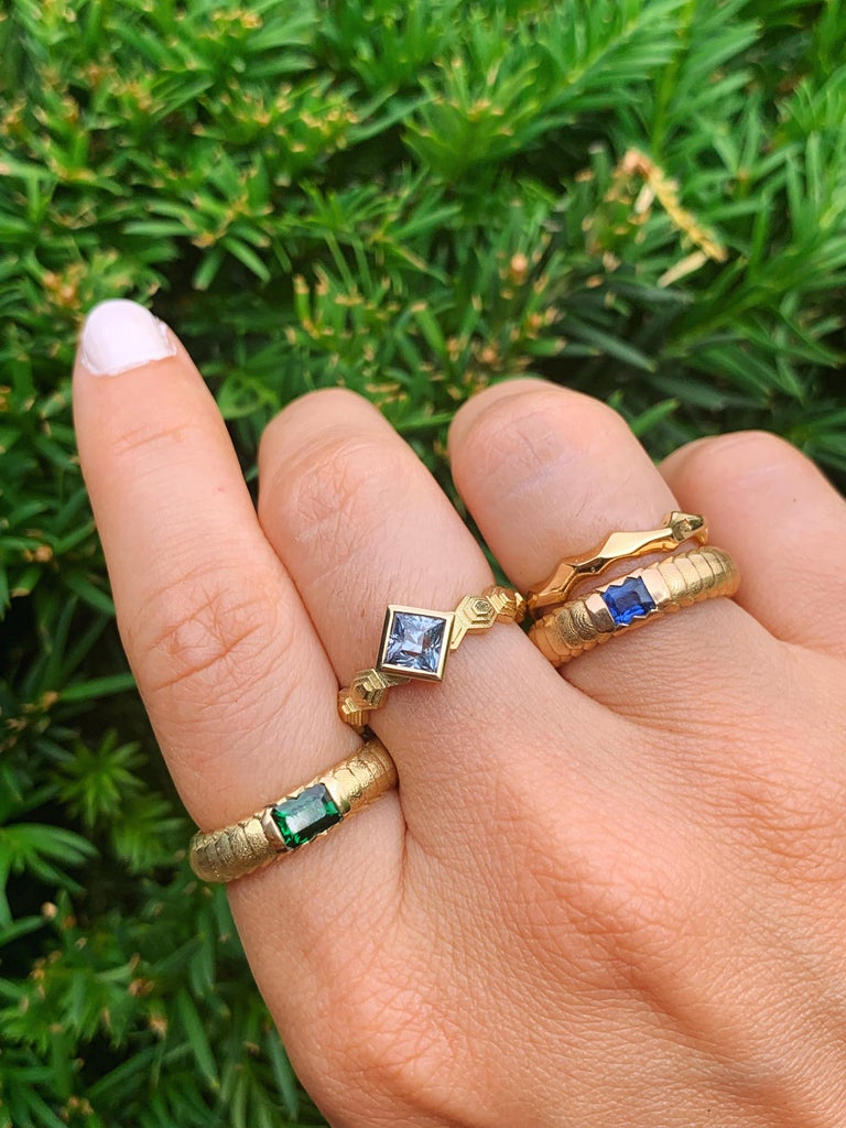 Apis ring with 1.10cts natural grey sapphire from Colombia - Capucine H ...