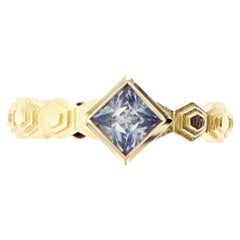 Apis ring with 1.10cts natural grey sapphire from Colombia - Capucine H
