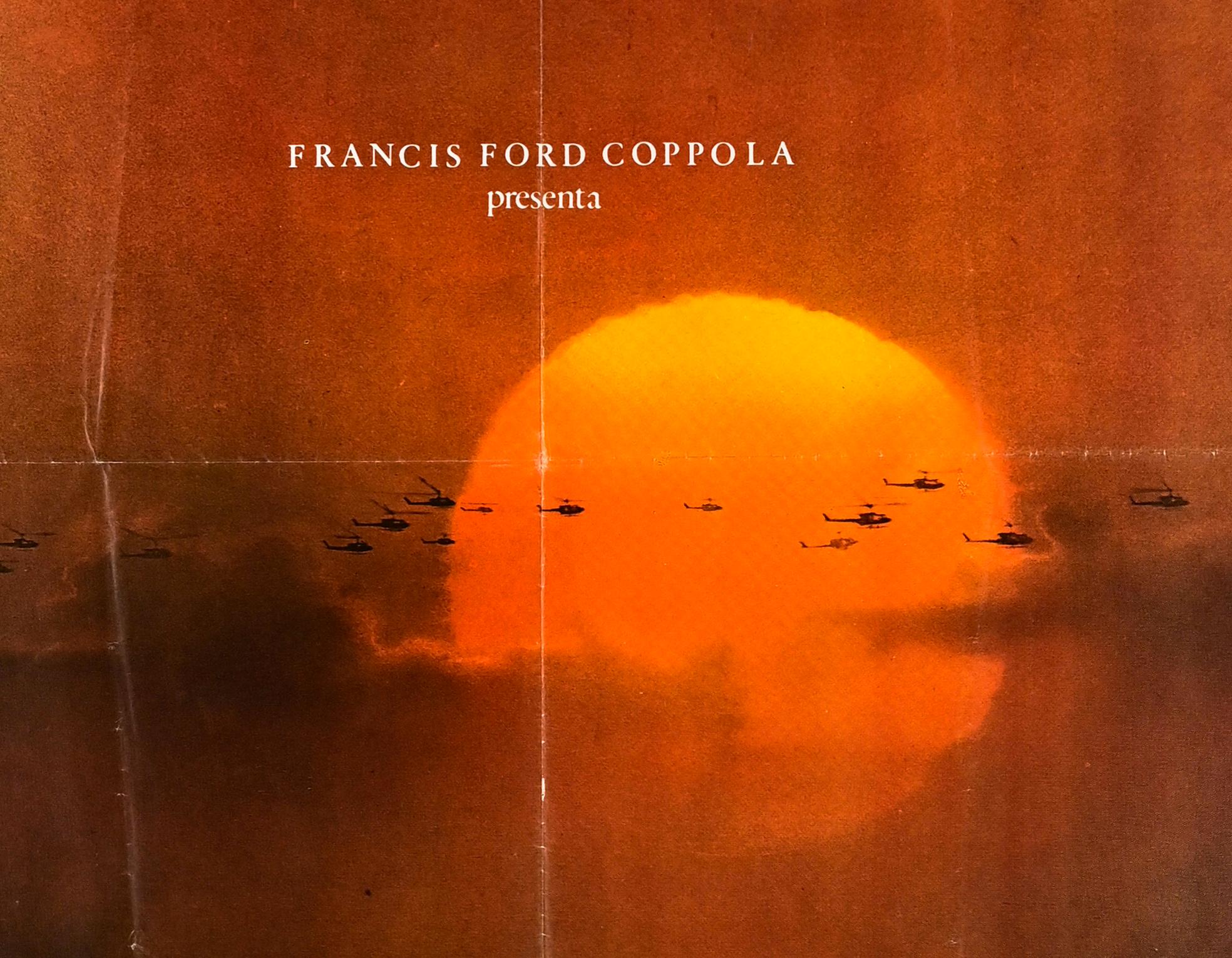 Vintage By


2-Foglio italien (39 × 55 in.), Titanus/Zoetrope.
Directional by Francis Ford Coppola, starring Marlon Brando, Martin Sheen, Robert Duvall. Illustration de la version italienne avec l'emblématique soleil orange au-dessus d'une rivière.