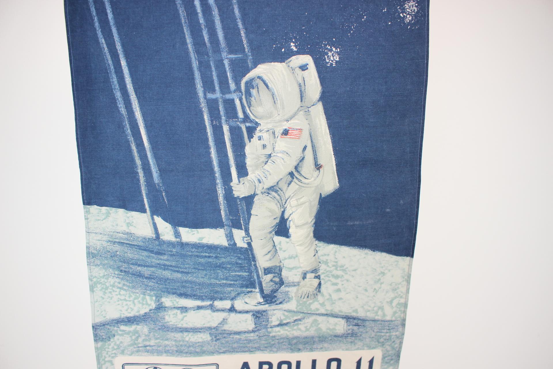 Mid-Century Modern Apollo 11 Fitst on the Moon Texoprint Cloth Fabric Neil Armstrong NASA Vtg For Sale