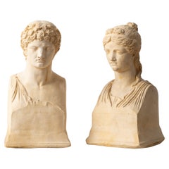 Bustes en plâtre d'Apollo et de Diane