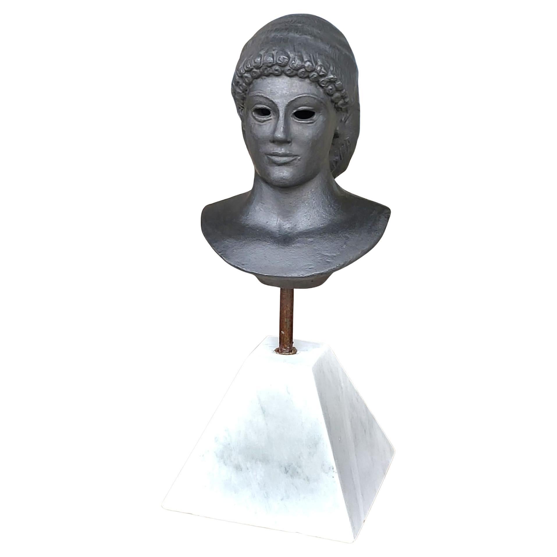 Apollo Di Piombino Del Louvre, bust in Terracotta - Kouros Di Piombino early 20th century

Measures: height 46 cm
width 20 cm
depth 15 cm
Weight 3 kg
Artist / designer / architect ancient Greek manufacture
Museum-type base included in marble