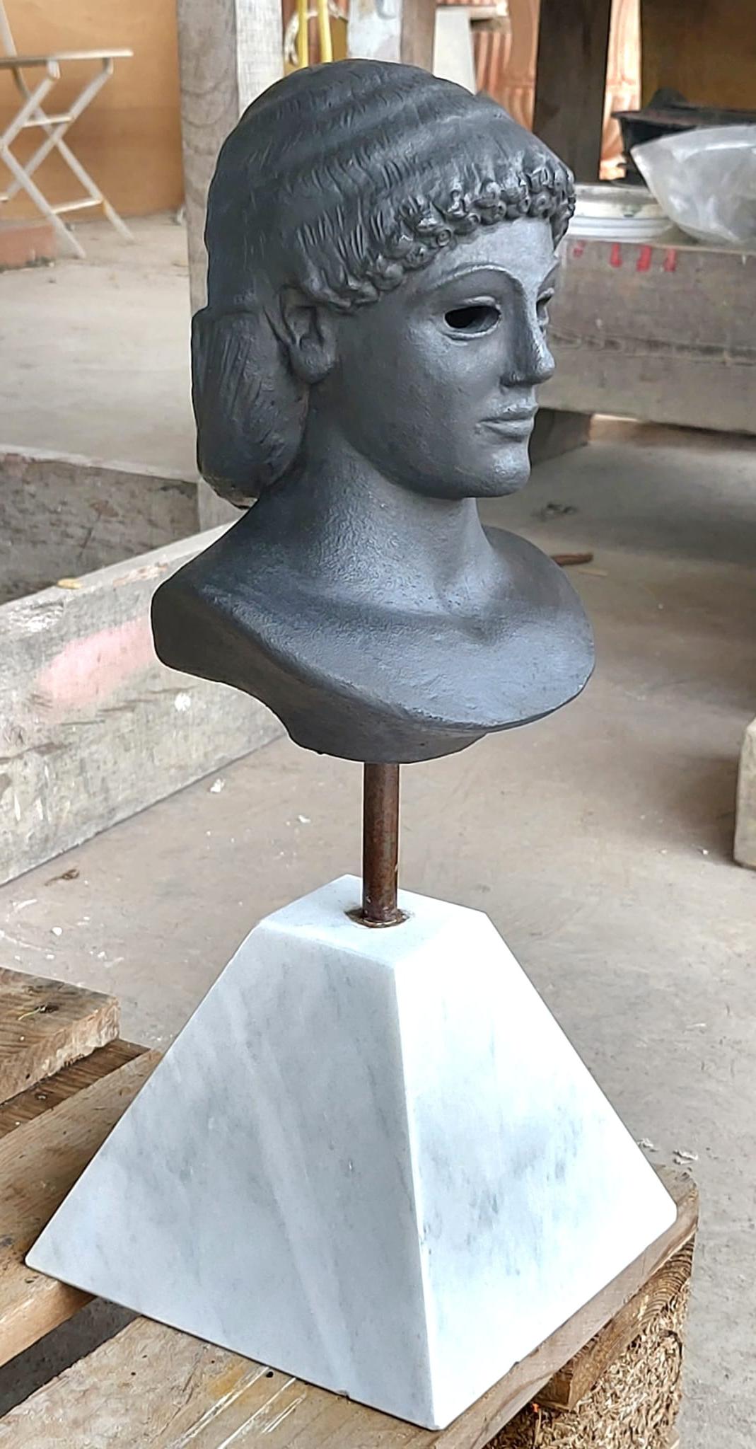 Italian Apollo Di Piombino Del Louvre, Bust in Terracotta, Early 20th Century For Sale