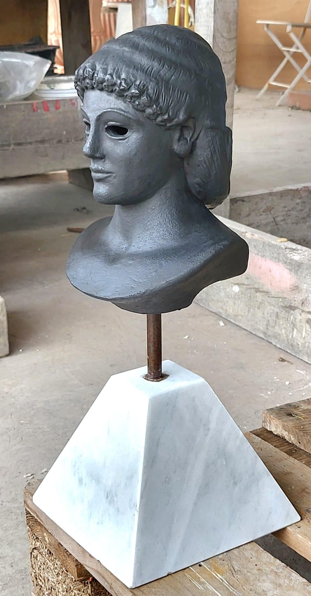 Apollo Di Piombino Del Louvre, Bust in Terracotta, Early 20th Century In Good Condition For Sale In Madrid, ES