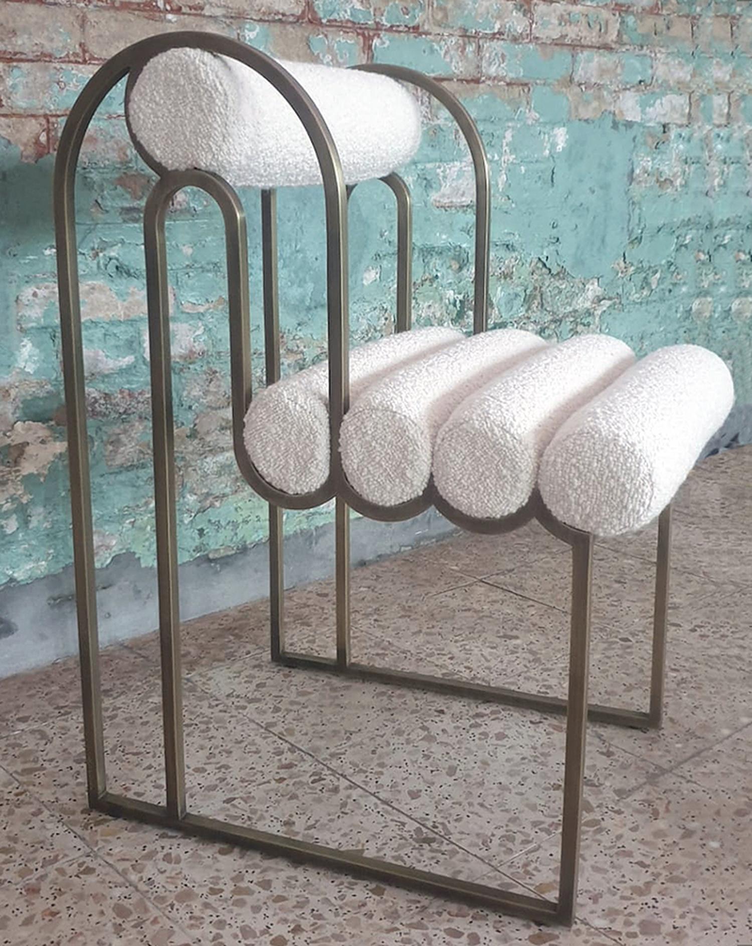 Sedia da pranzo Apollo, Moderna, Scultorea,  Telaio in ottone e boucle crema In condizioni Nuovo in vendita a Holland, AMSTERDAM